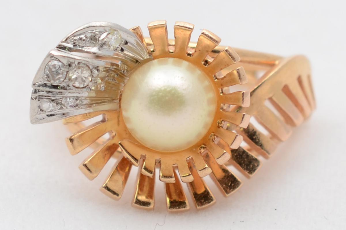 Anel de ouro amarelo 18 k com 8 brilhantes e pérola. Aro 14 - Peso... - foto 2 de 4