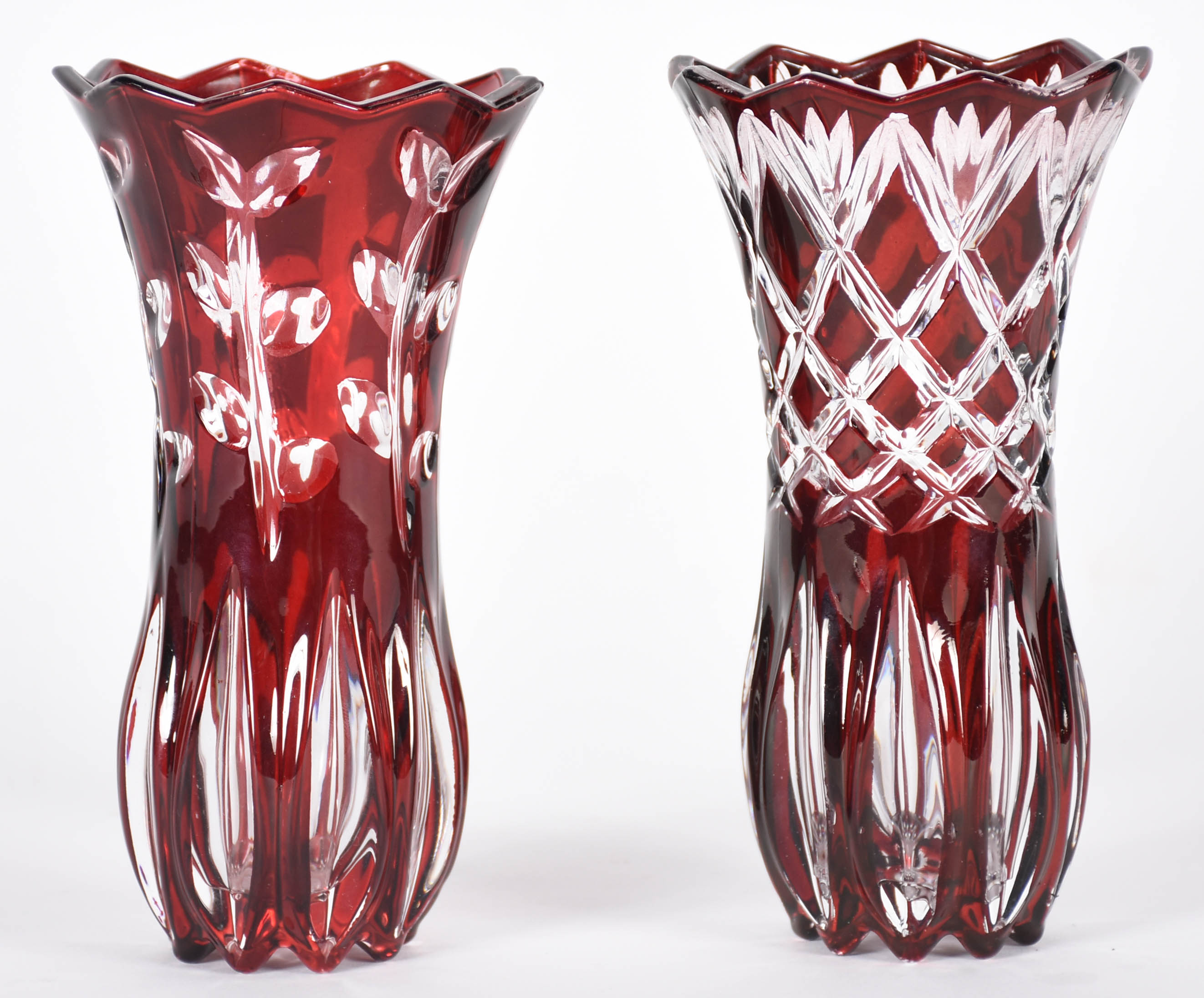 Dois vasos em demi cristal double rubi lapidado. - foto 1 de 3