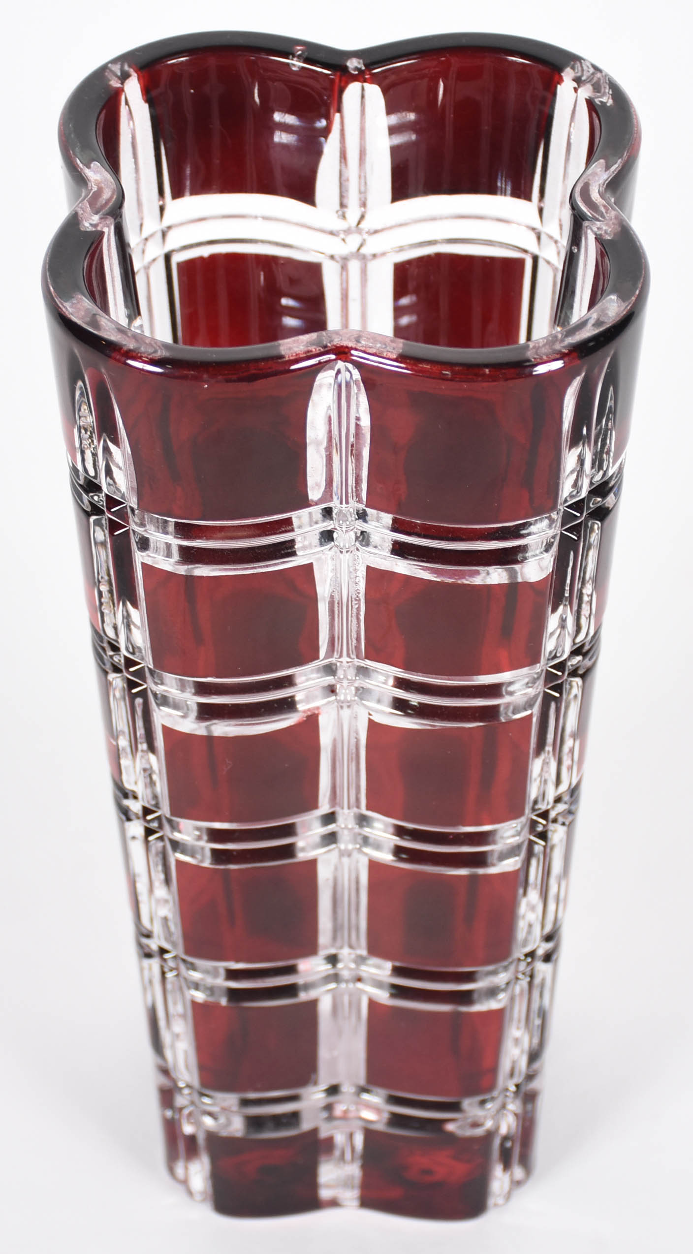 Vaso em demi cristal double rubi lapidado. - foto 2 de 3