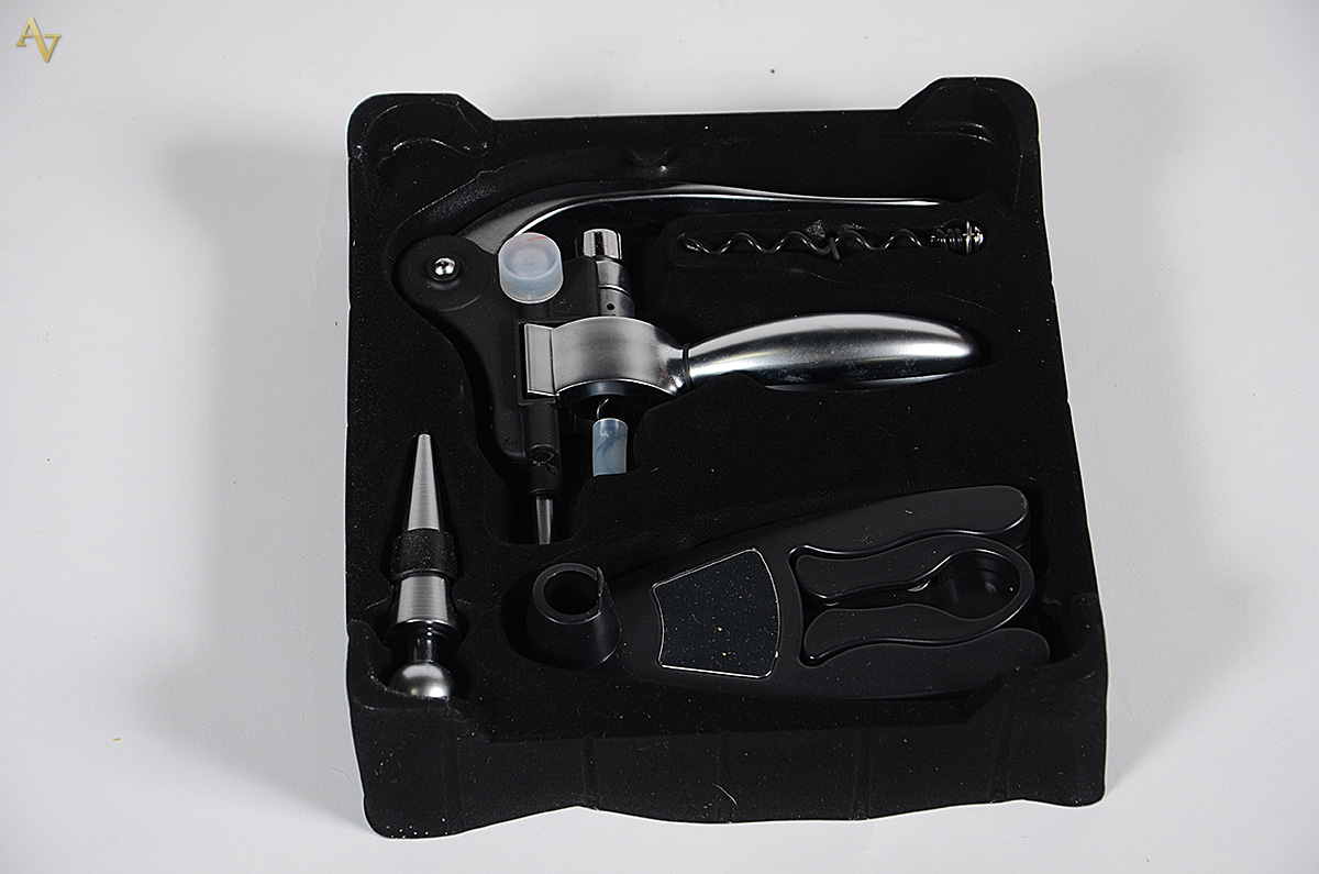 Conjunto de utensílios para vinho de aço inox composto de 5 peças. - foto 2 de 3