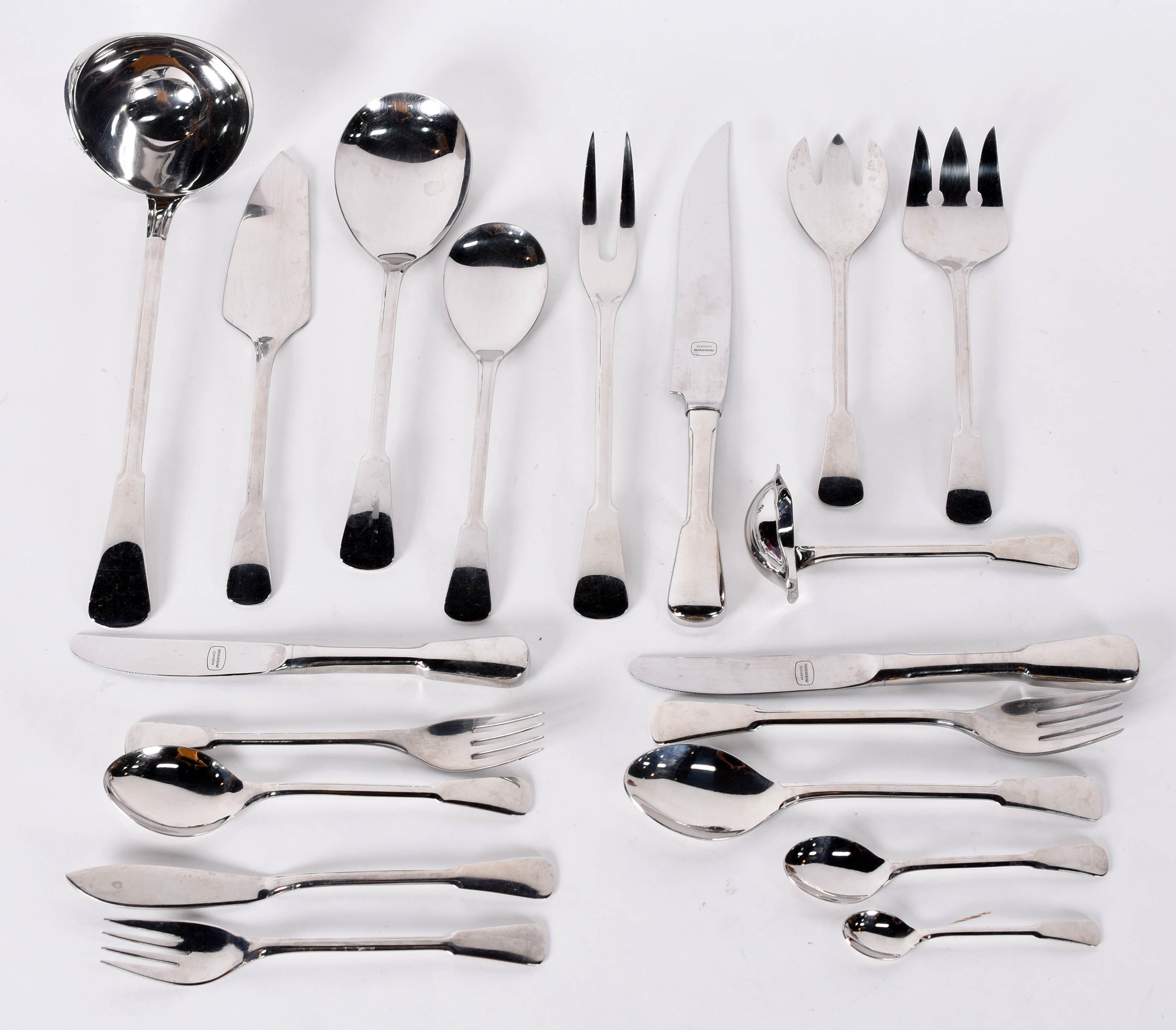 Faqueiro de aço com 5 facas, 12 colheres grandes, 12 facas, 12... - foto 1 de 3