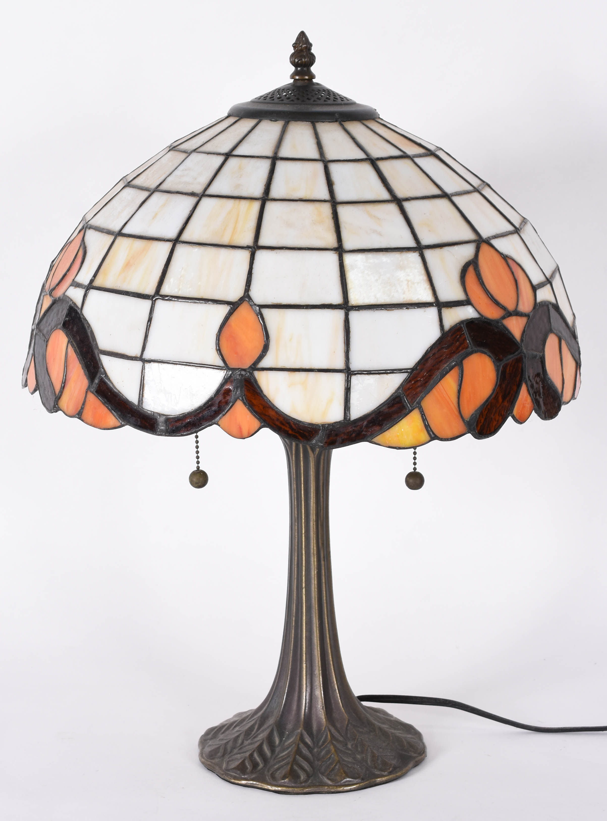Abatjour estilo TIFFANYS com base de metal e cúpula em placas de... - foto 1 de 3