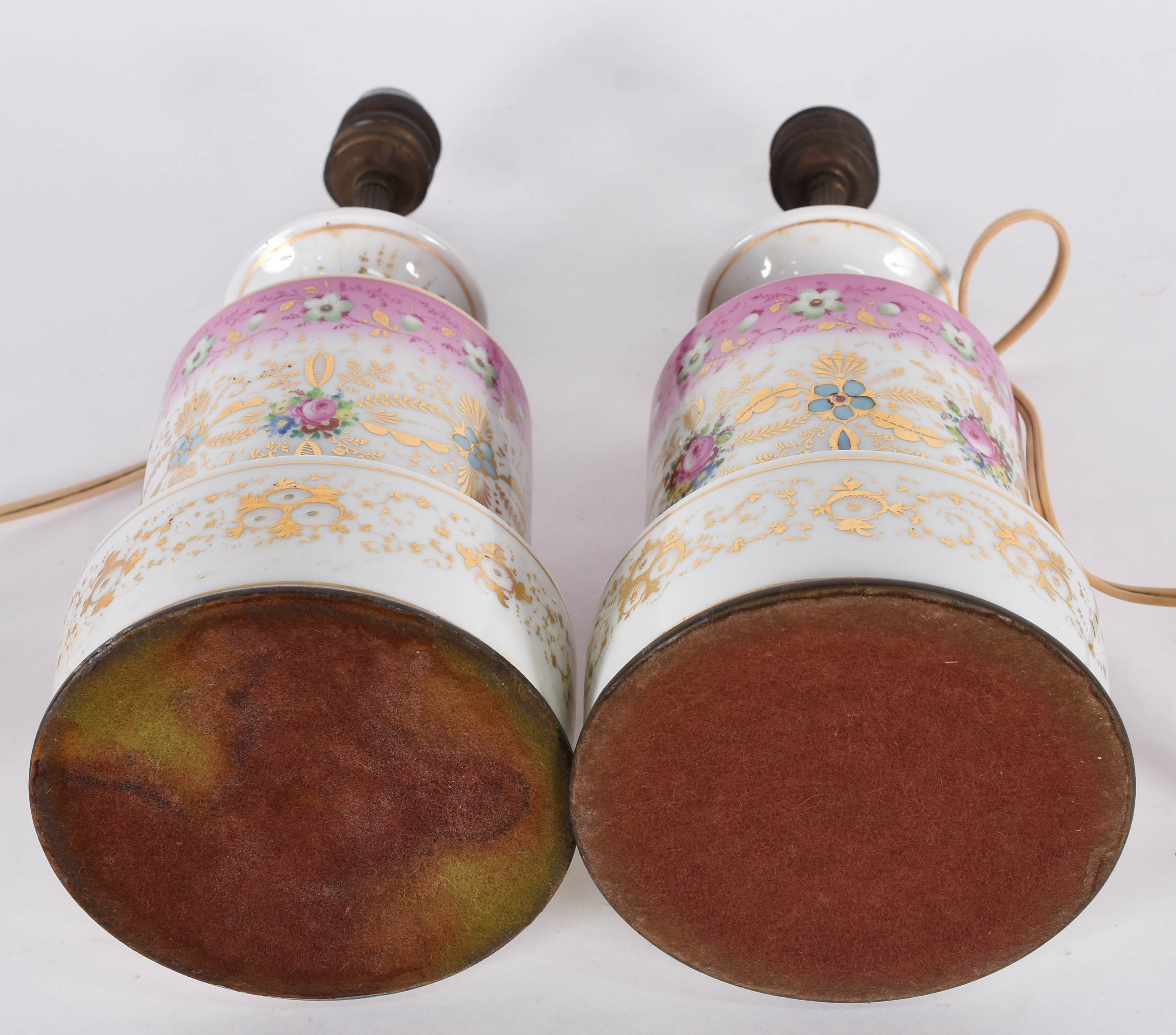 Par de abatjoures de porcelana Velho Paris com policromia e realces... - foto 2 de 2