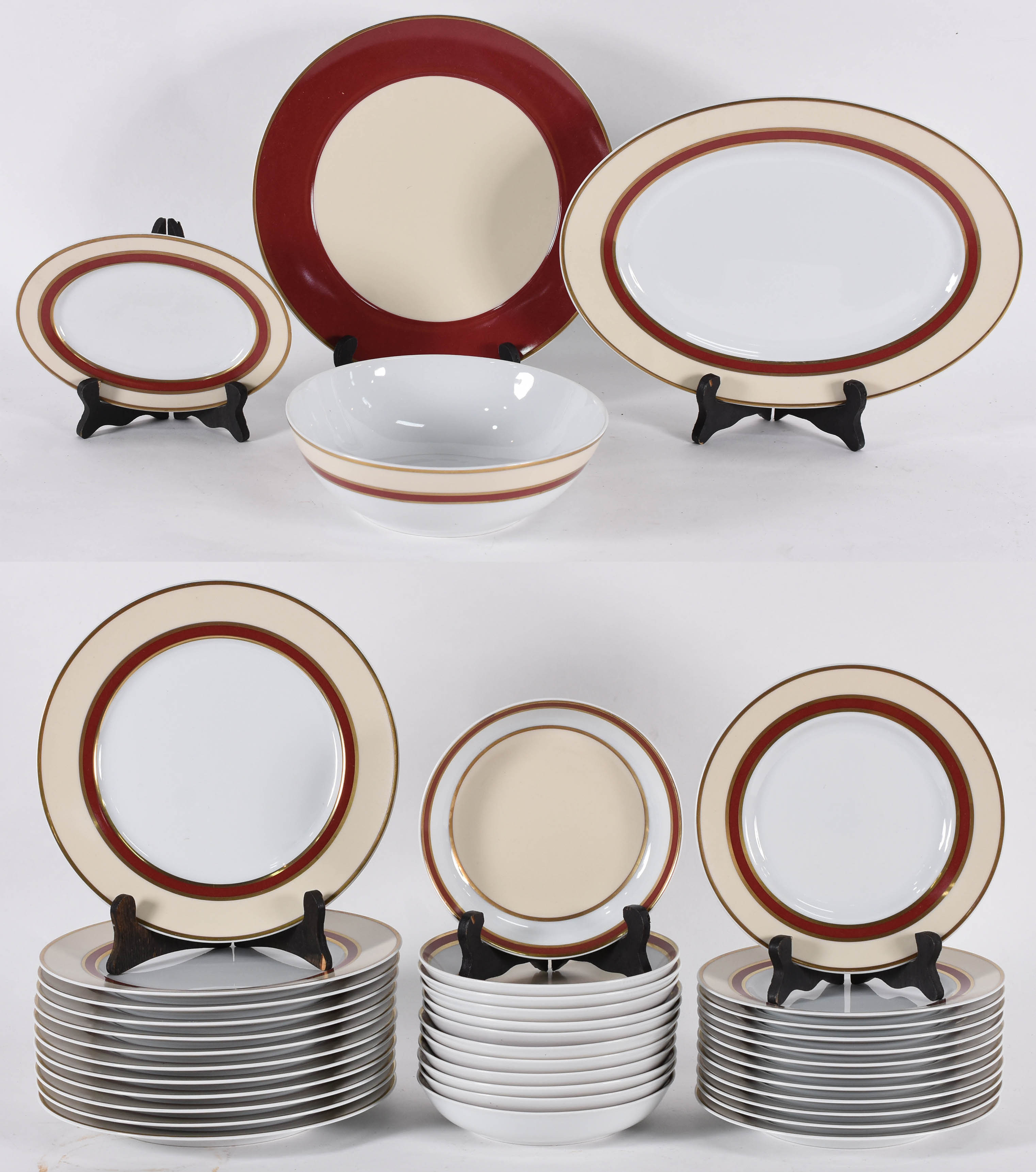 Aparelho de jantar de porcelana francesa Pâte de Limoges, "La Rose... - foto 1 de 5