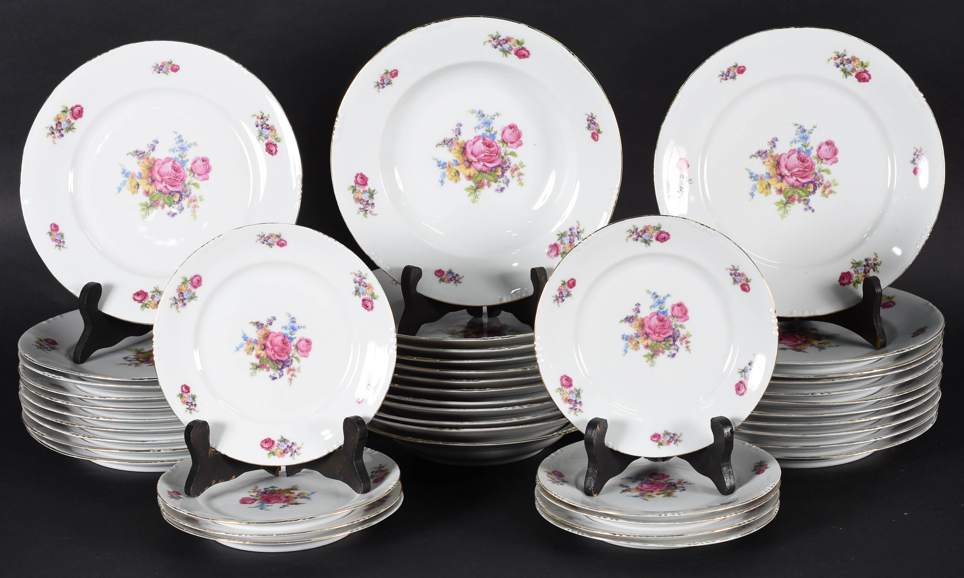Aparelho de porcelana da Bavaria, decoração floral em policromia... - foto 2 de 9