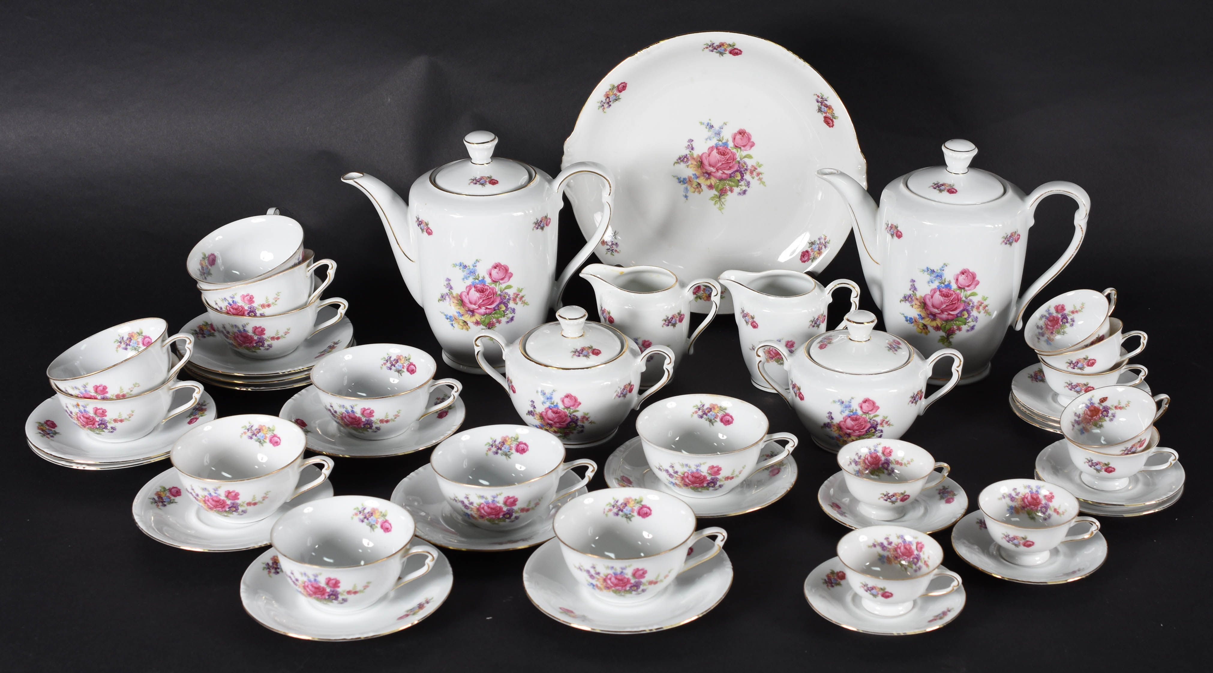Aparelho de porcelana da Bavaria, decoração floral em policromia... - foto 4 de 9