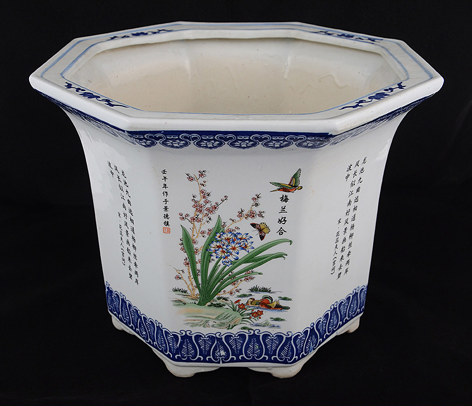 Cachepot feitio oitavado de porcelana oriental com flores...