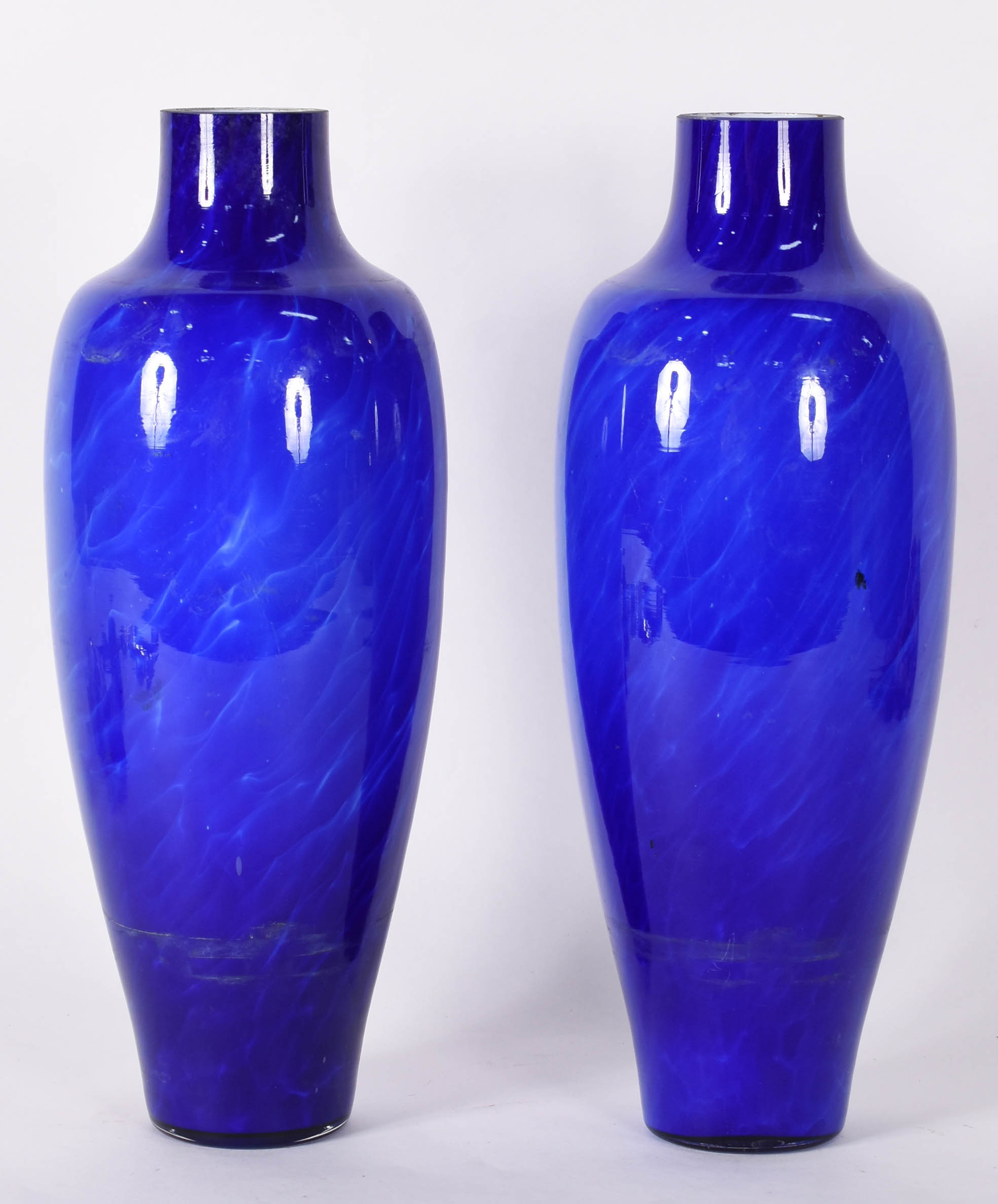 Par de vasos azuis de porcelana. - foto 1 de 4
