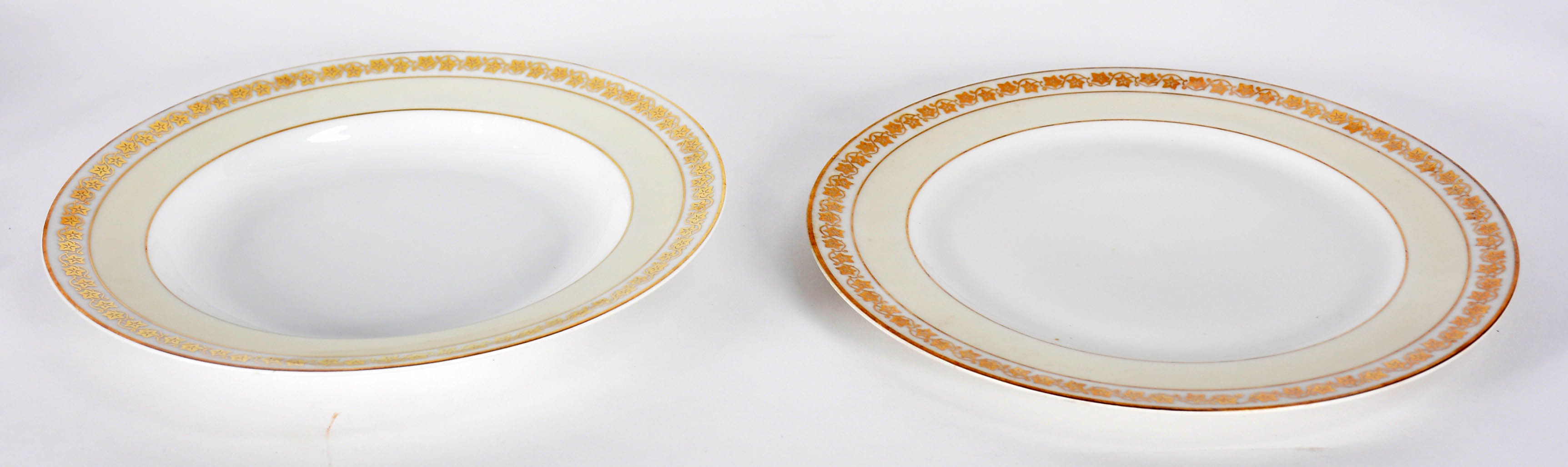 Aparelho de chá e jantar de porcelana francesa de LIMOGES, composto... - foto 2 de 6