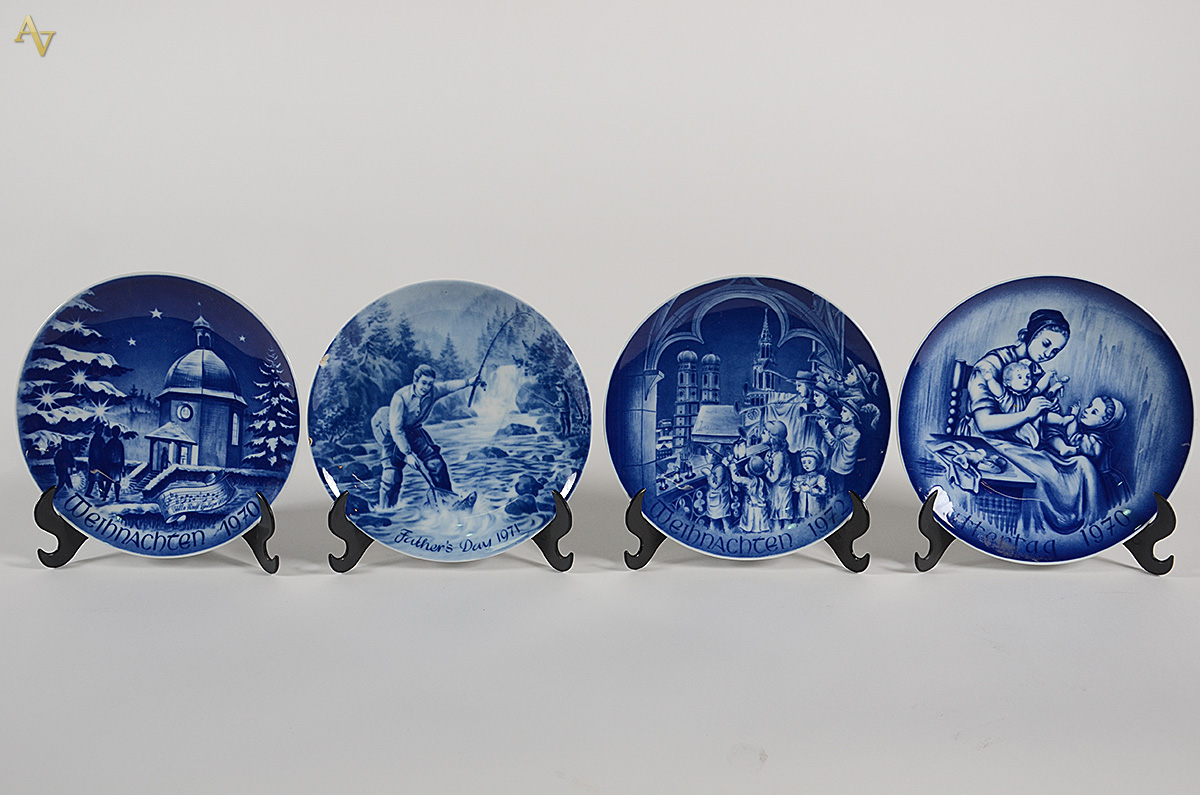 Conjunto com 4 pratos de porcelana alemã, comemorativos, decorados... - foto 1 de 3