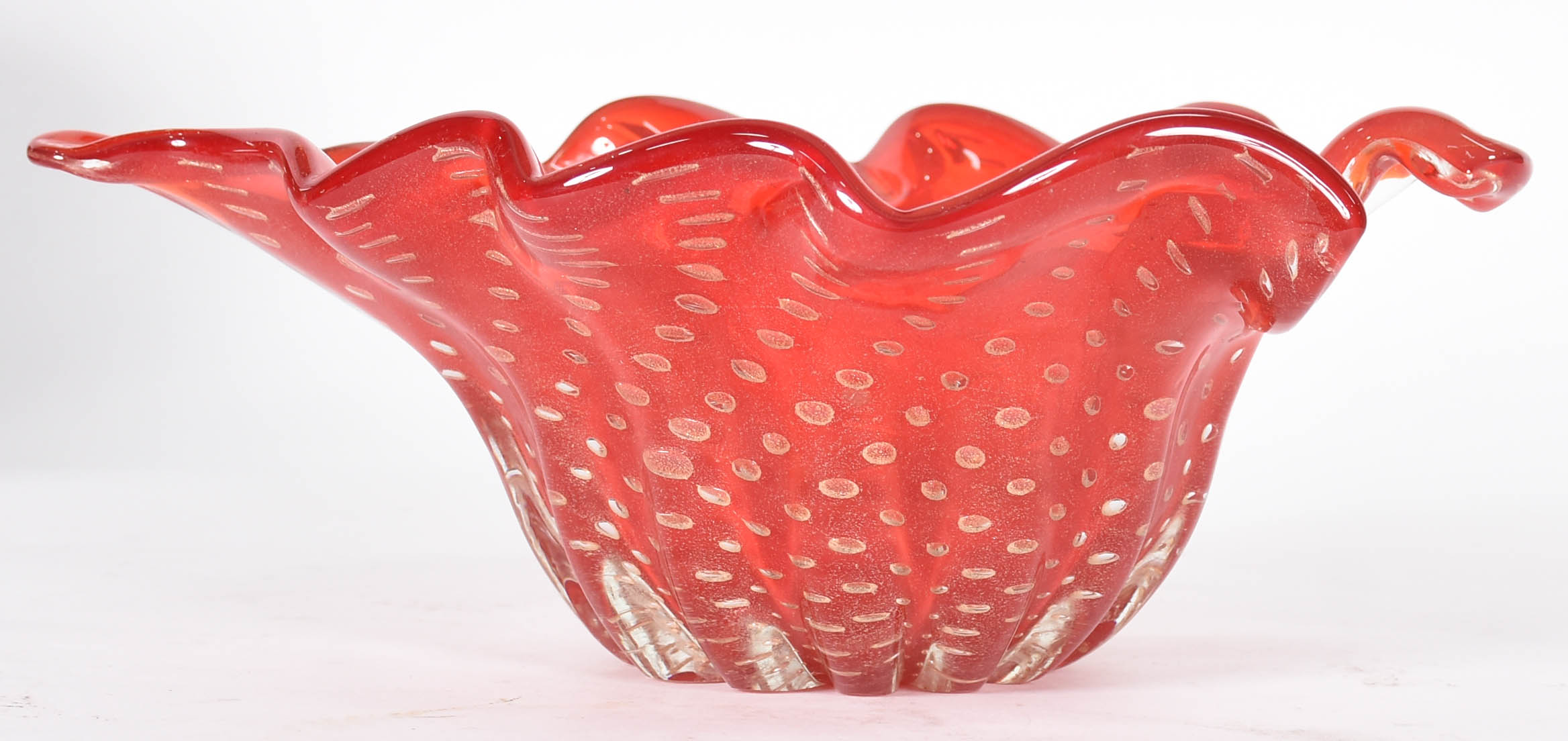 Centro de mesa de murano vermelho, no feitio de folha. - foto 2 de 5