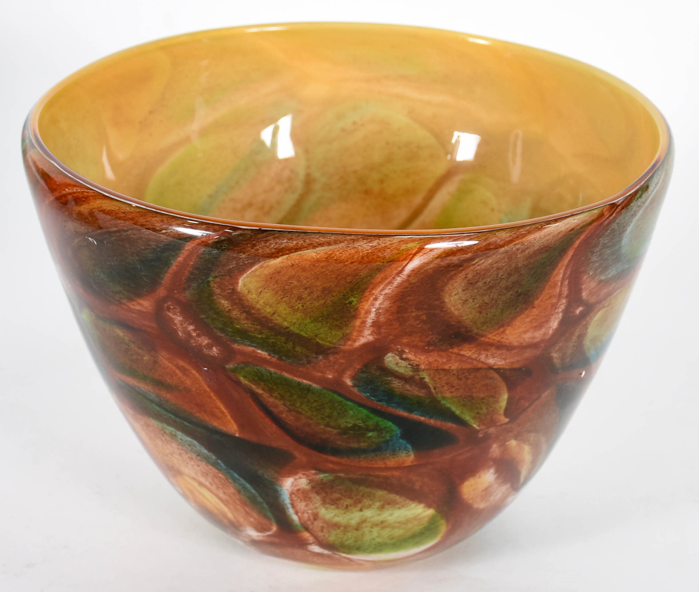 Vaso de murano decorativo com mesclas em tons de marrom e verde. - foto 2 de 3