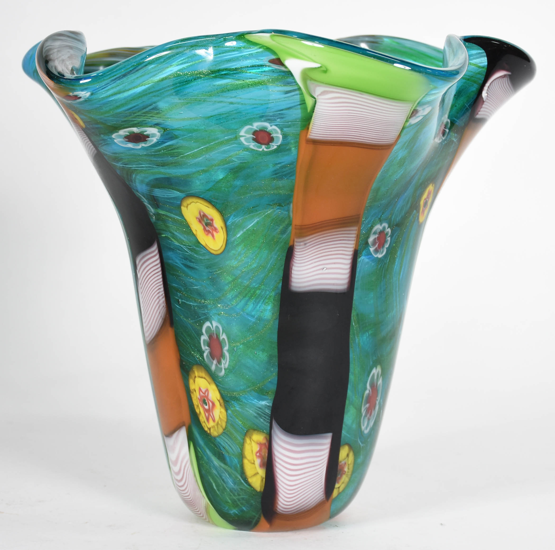 Vaso de murano verde com mesclas coloridas e "milifiori". - foto 1 de 3