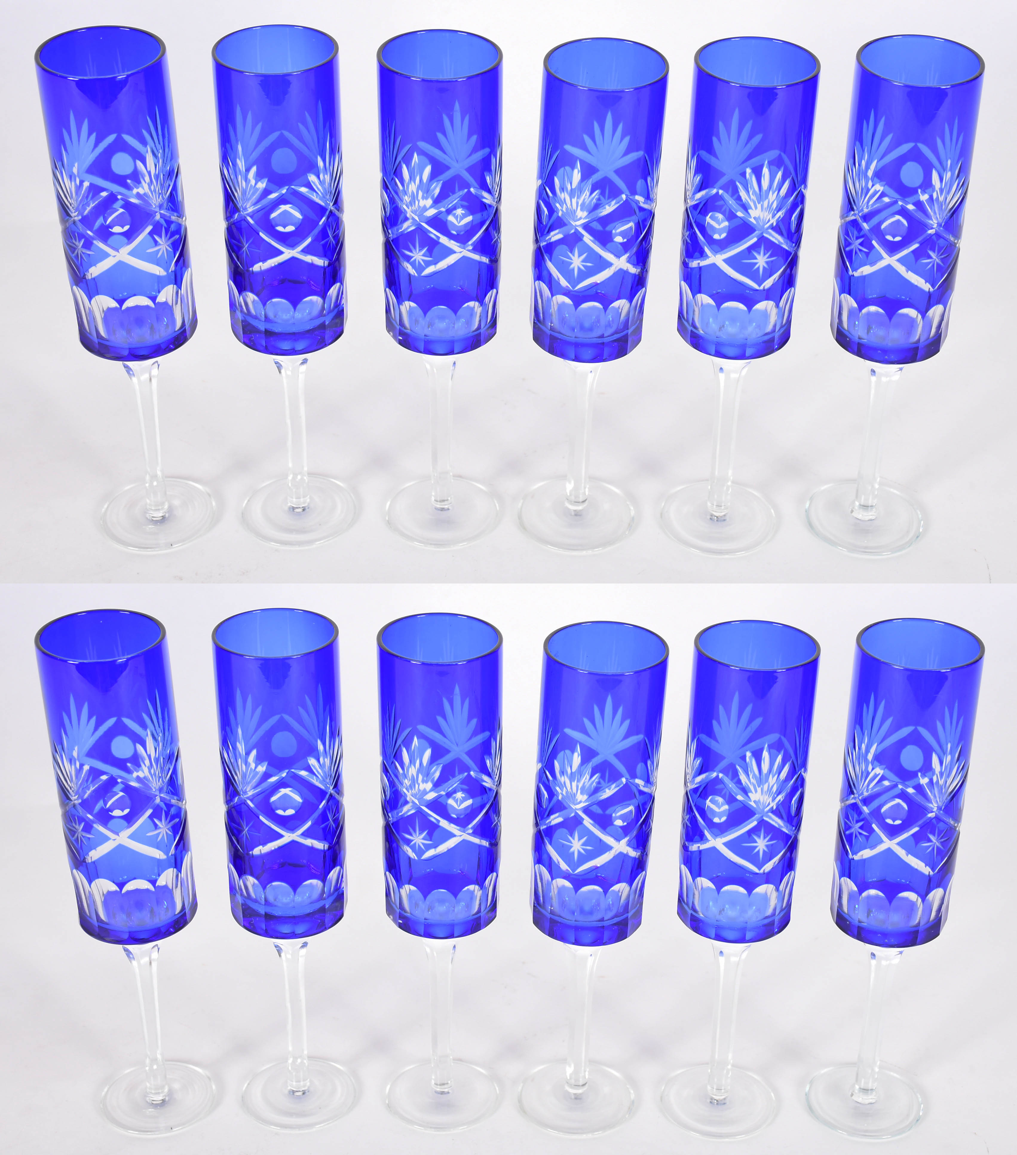 Doze flutes em demi cristal doublé azul lapidado. - foto 2 de 3