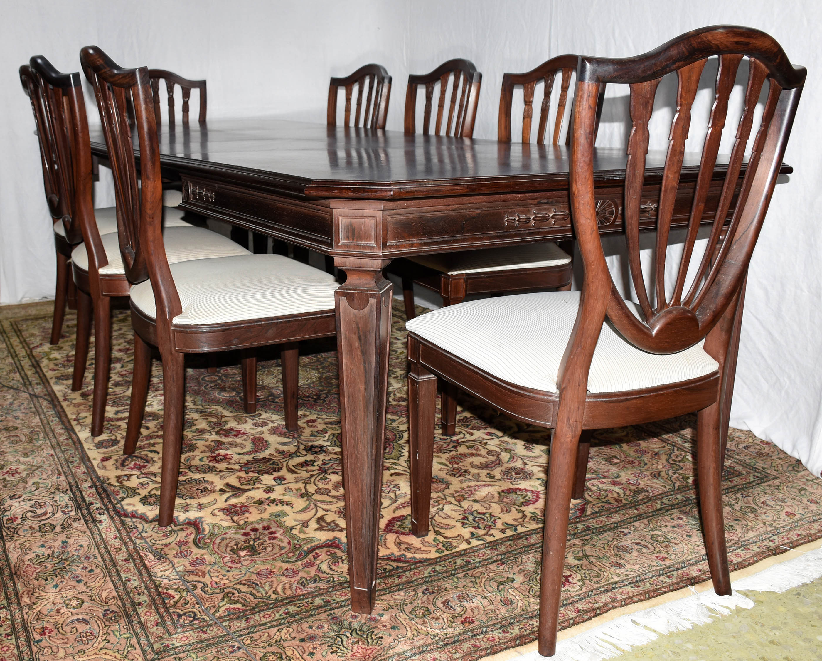 Mesa de jantar de jacarandá, 2 tábuas extensoras 50cm cada... - foto 2 de 7