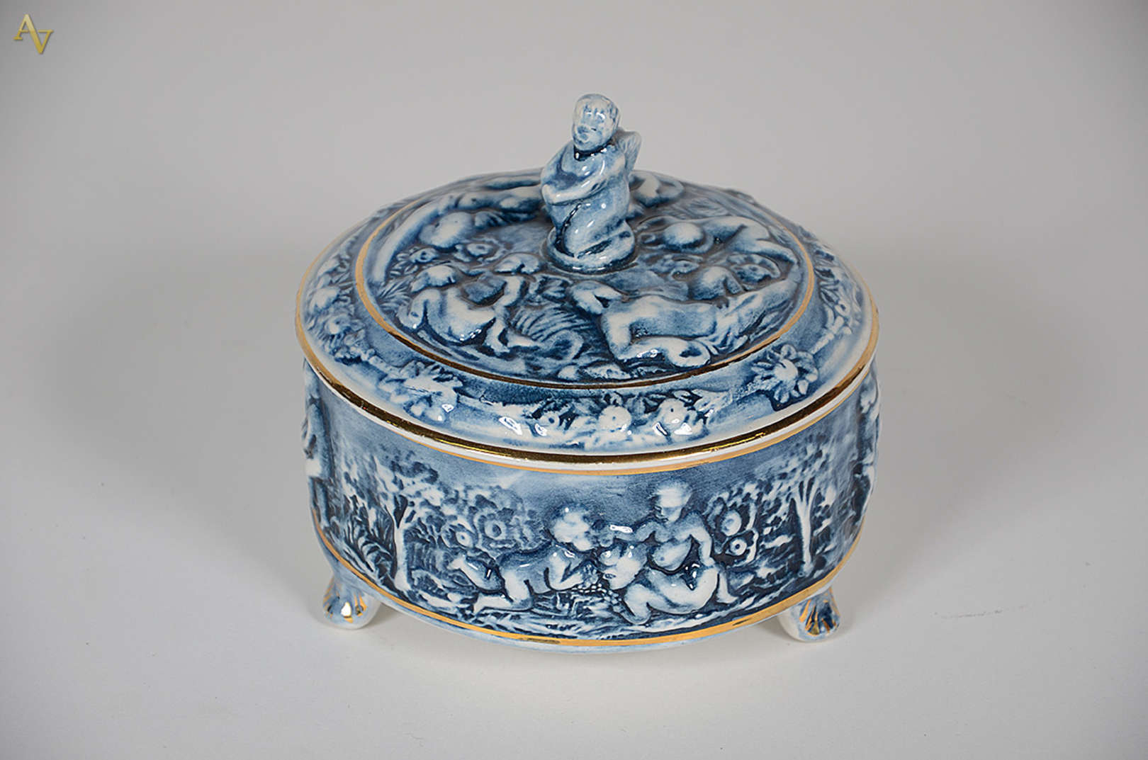 Caixa de porcelana italiana Capodimonte com fig - Galeria