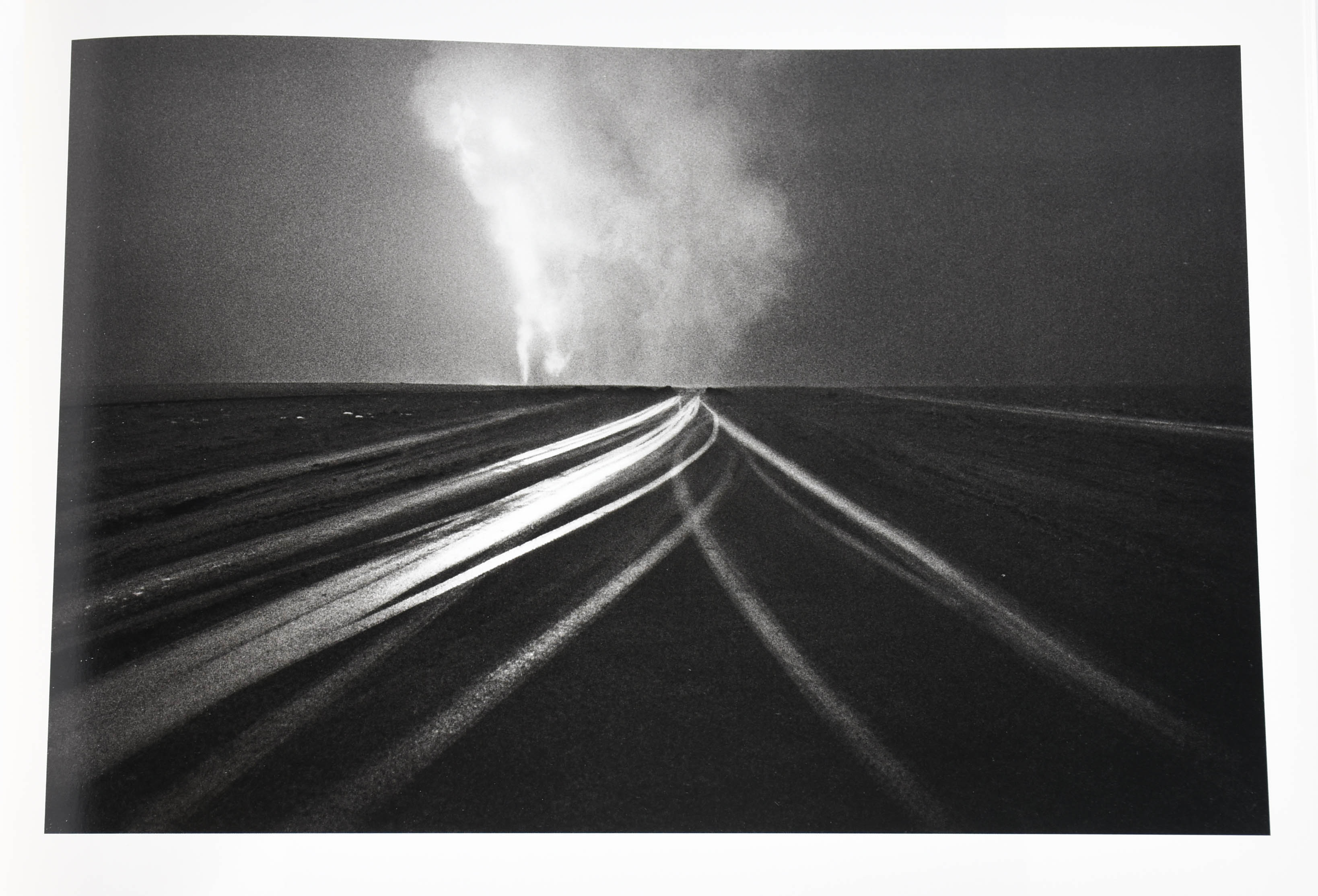Livro SEBASTIÃO SALGADO. - foto 5 de 8
