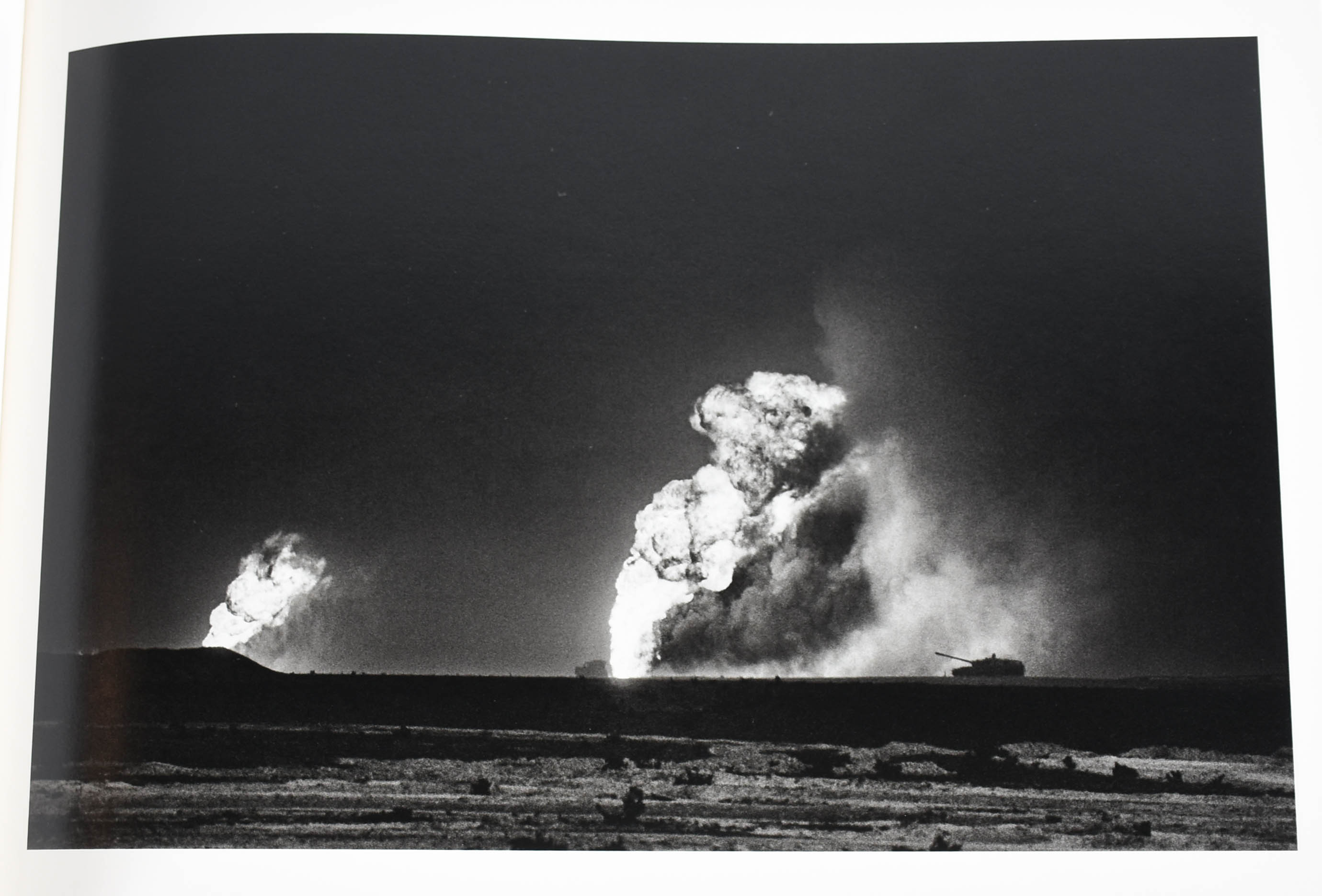 Livro SEBASTIÃO SALGADO. - foto 7 de 8