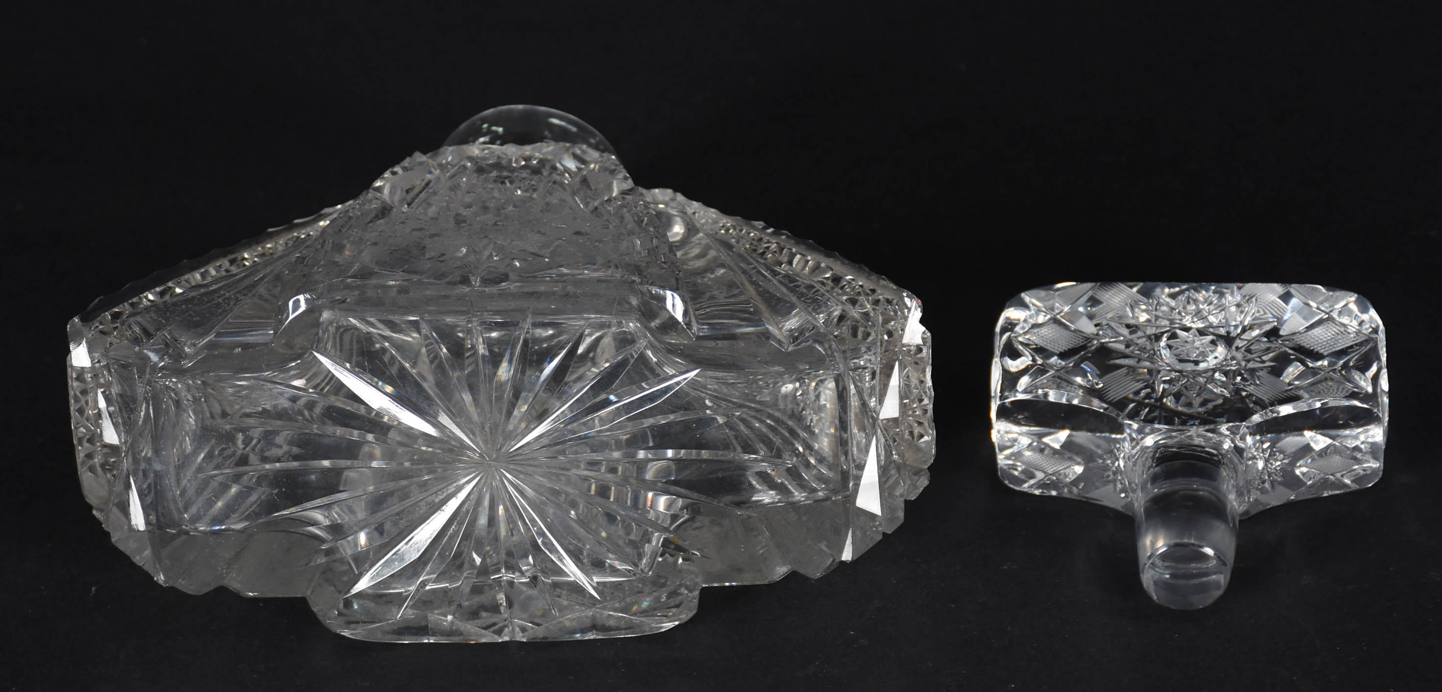 Licoreira de cristal tcheco lapidado (com mofo). - foto 3 de 4