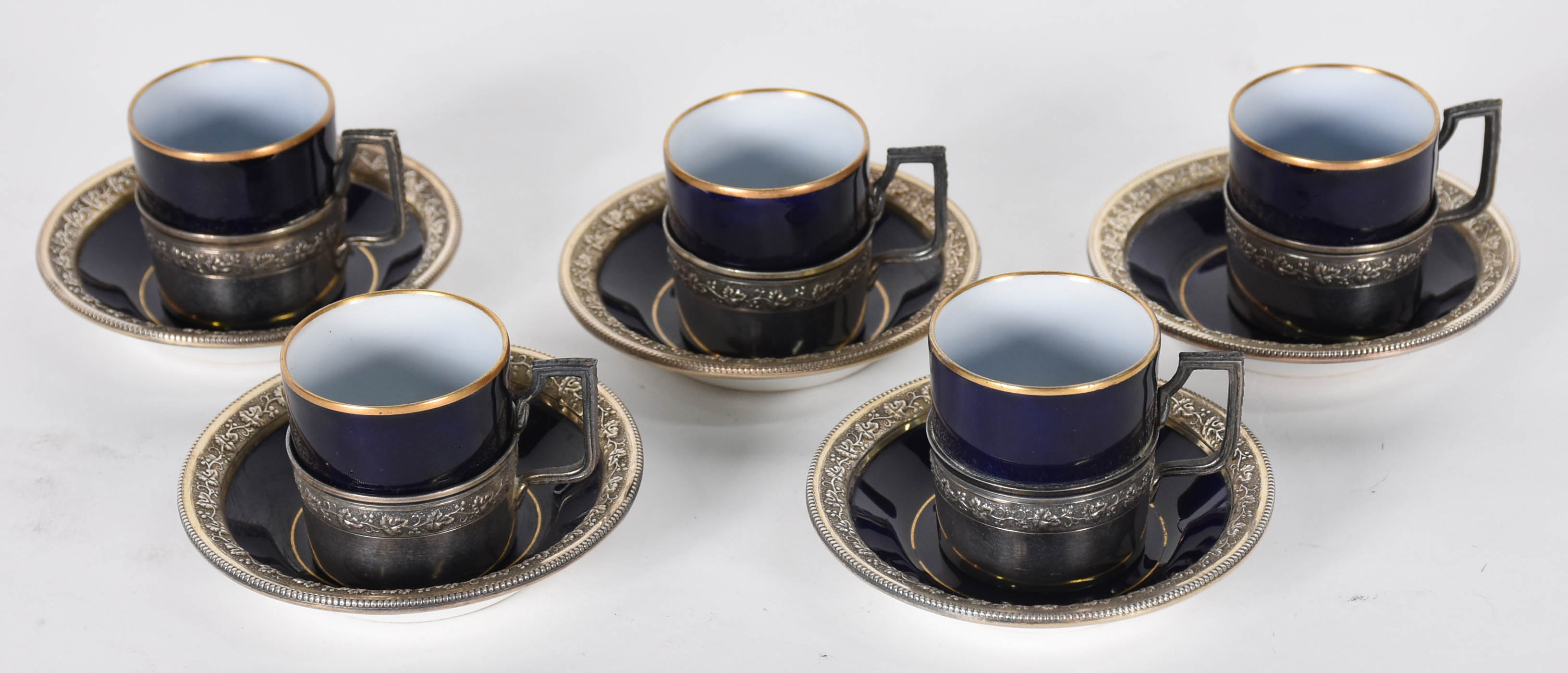 Conjunto com 5 xícaras para café com pires de porcelana azul cobalto... - foto 1 de 5