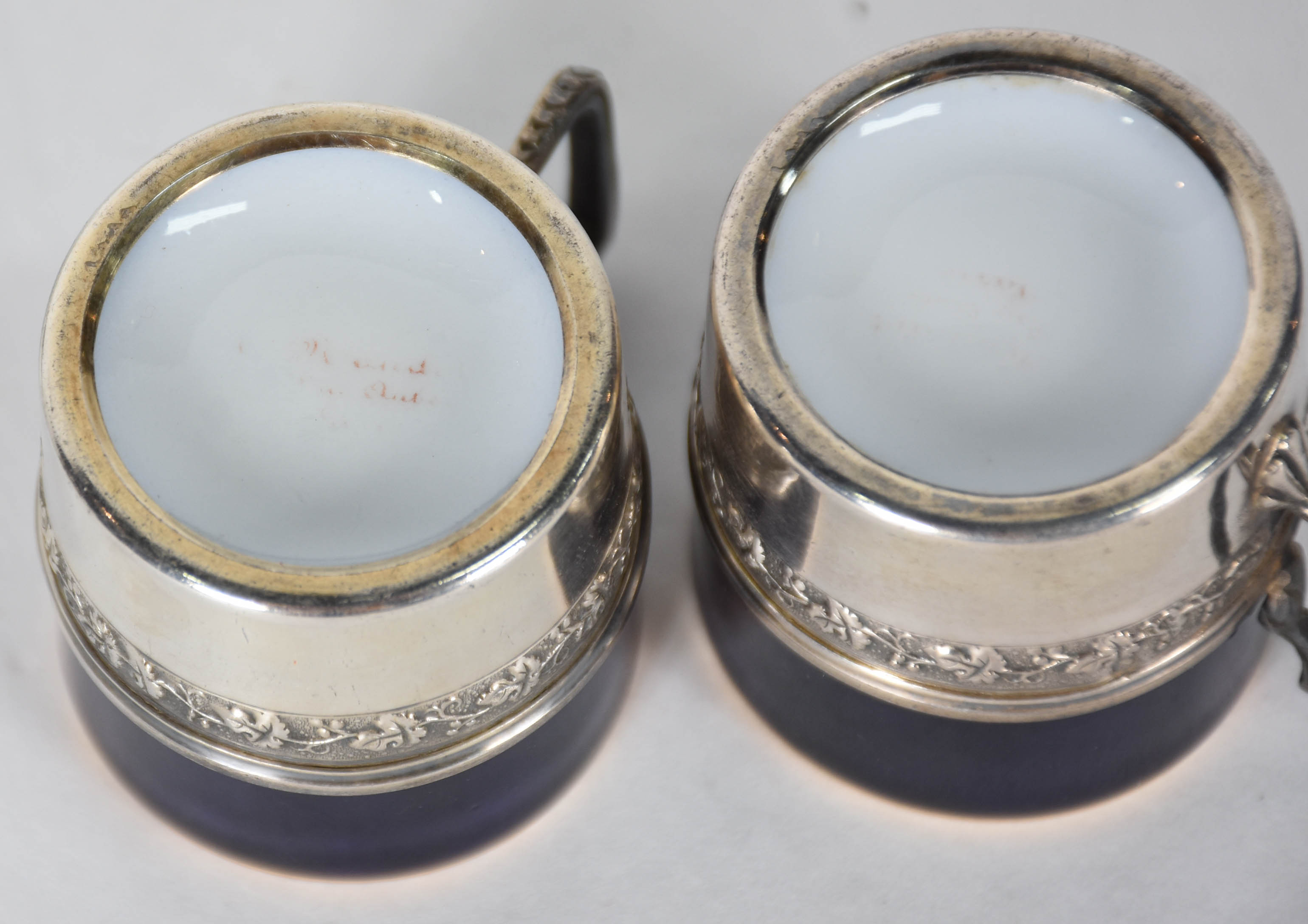 Conjunto com 5 xícaras para café com pires de porcelana azul cobalto... - foto 4 de 5