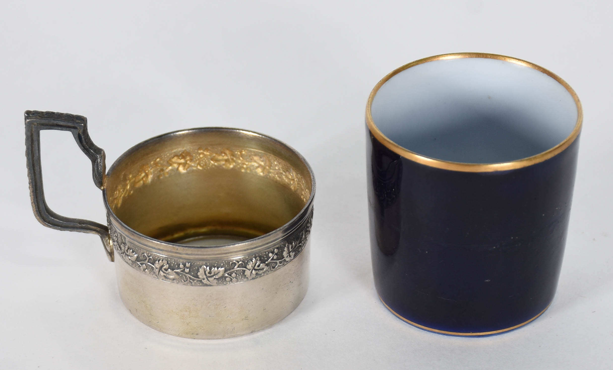 Conjunto com 5 xícaras para café com pires de porcelana azul cobalto... - foto 5 de 5