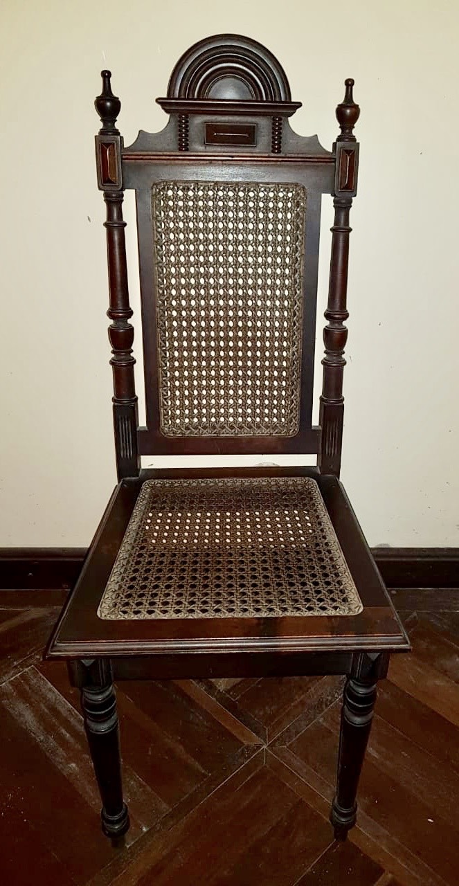 Mesa de jantar com 10 cadeiras com com assento e encosto de palhinha... - foto 4 de 4