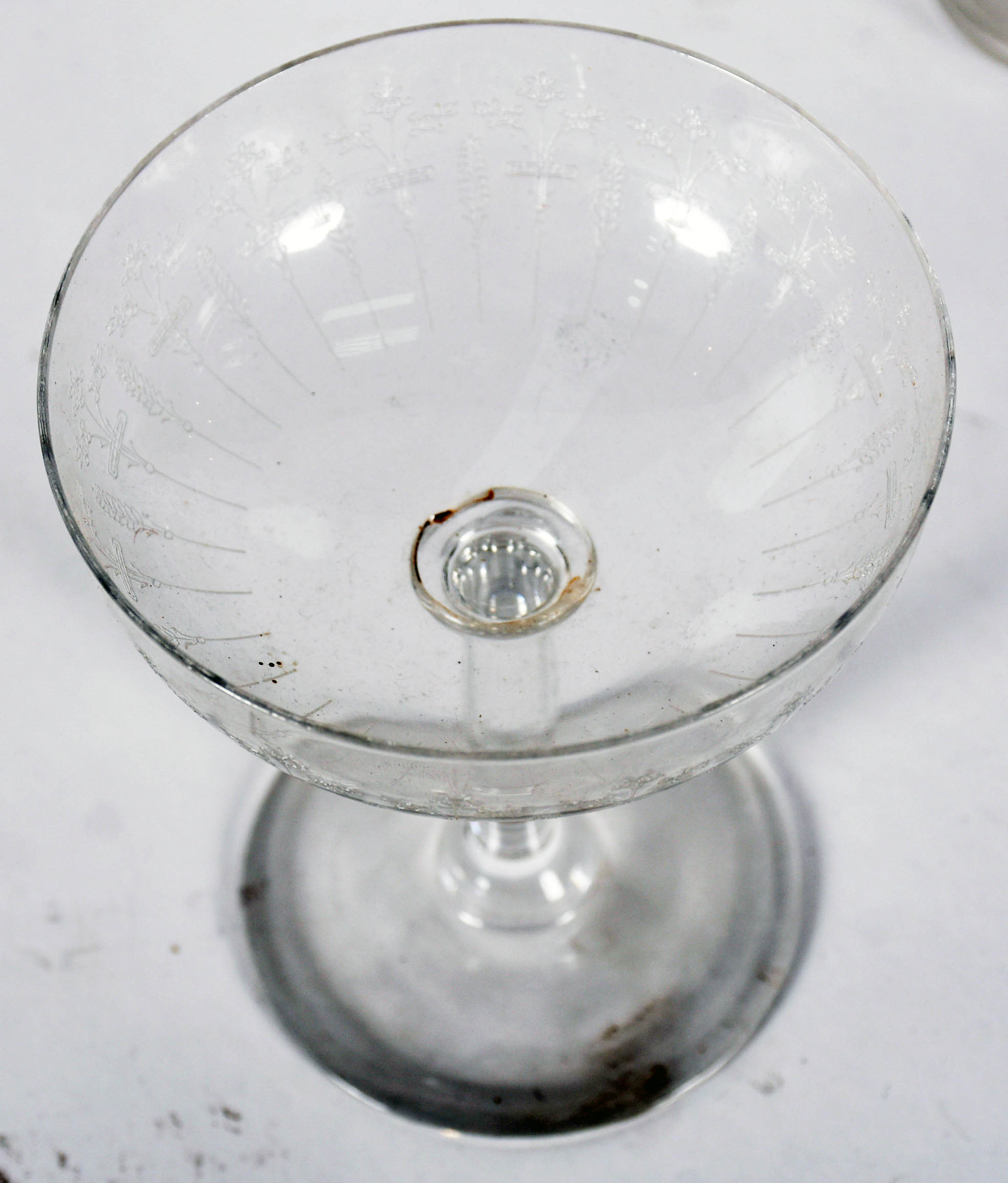 Serviço de cristal composto de 12 taças para champagne, 5 para vinho... - foto 3 de 3