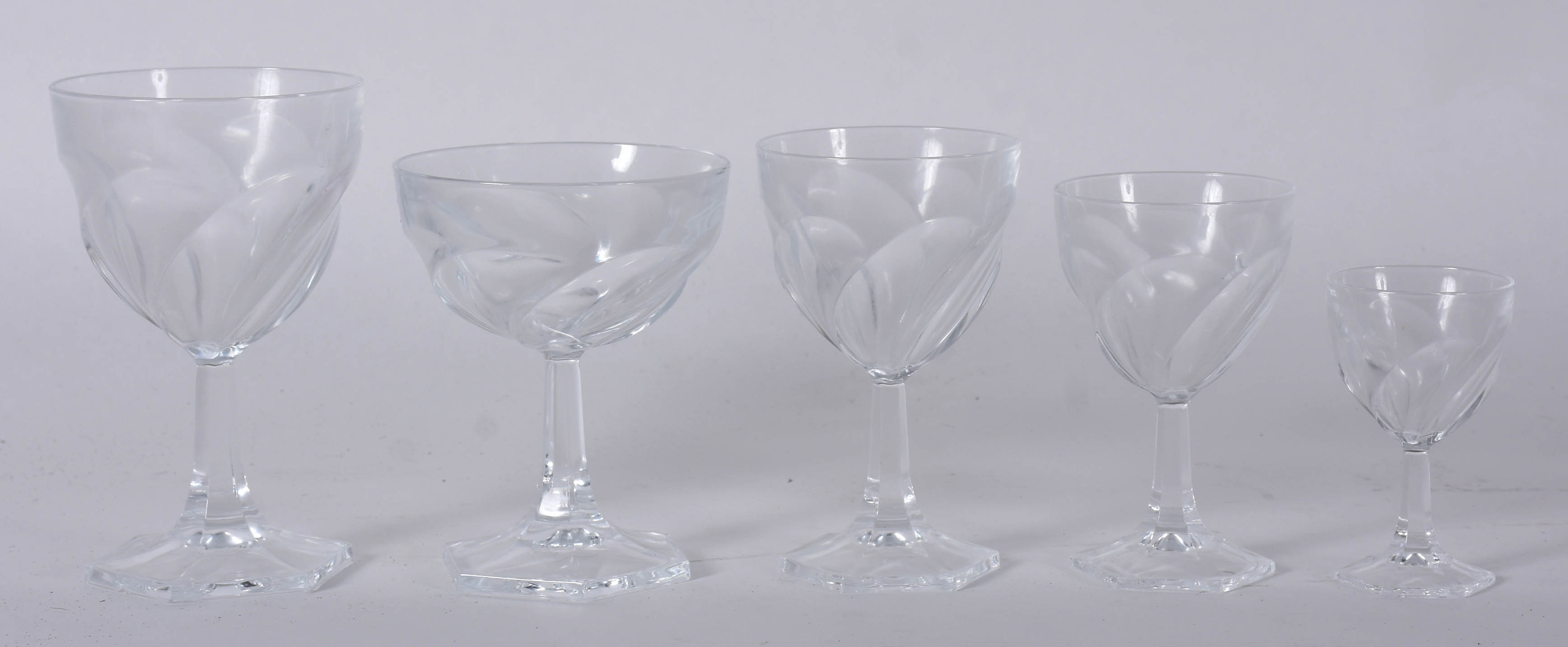 Conjunto de copos de cristal branco, composto de 12 copos para água... - foto 1 de 2