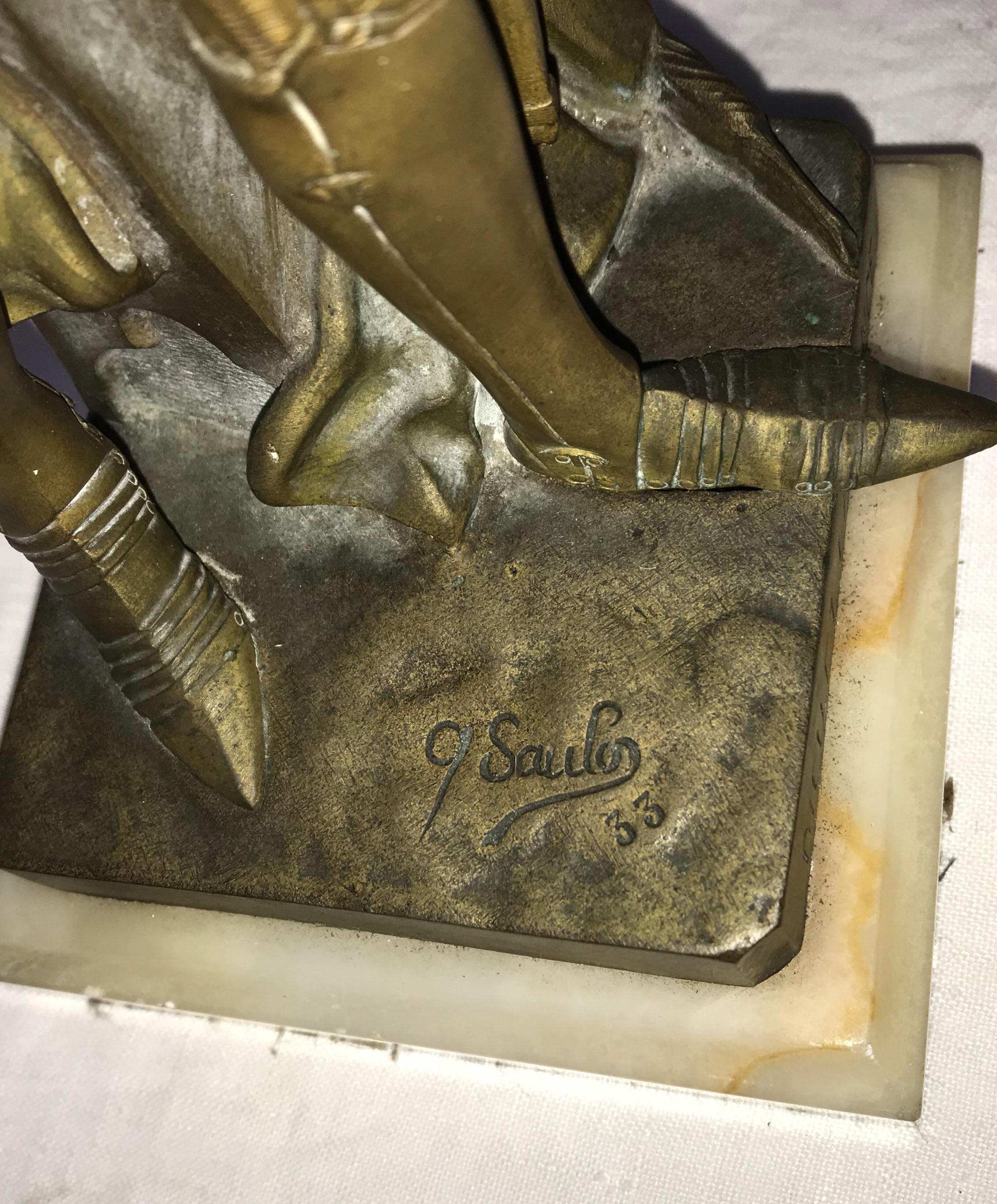 Estatueta de bronze e marfim representando JOANA D' DARC, assinado... - foto 4 de 6