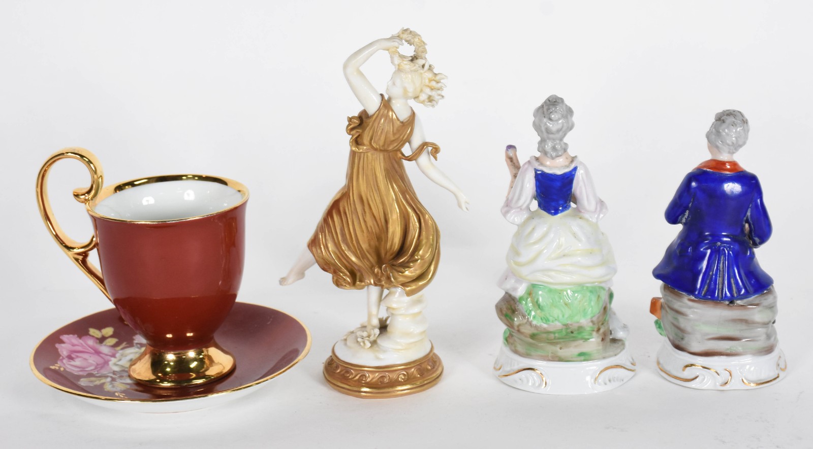 Quatro peças de porcelana sendo, 1 xícara para chá com pires POLOVI... - foto 2 de 6