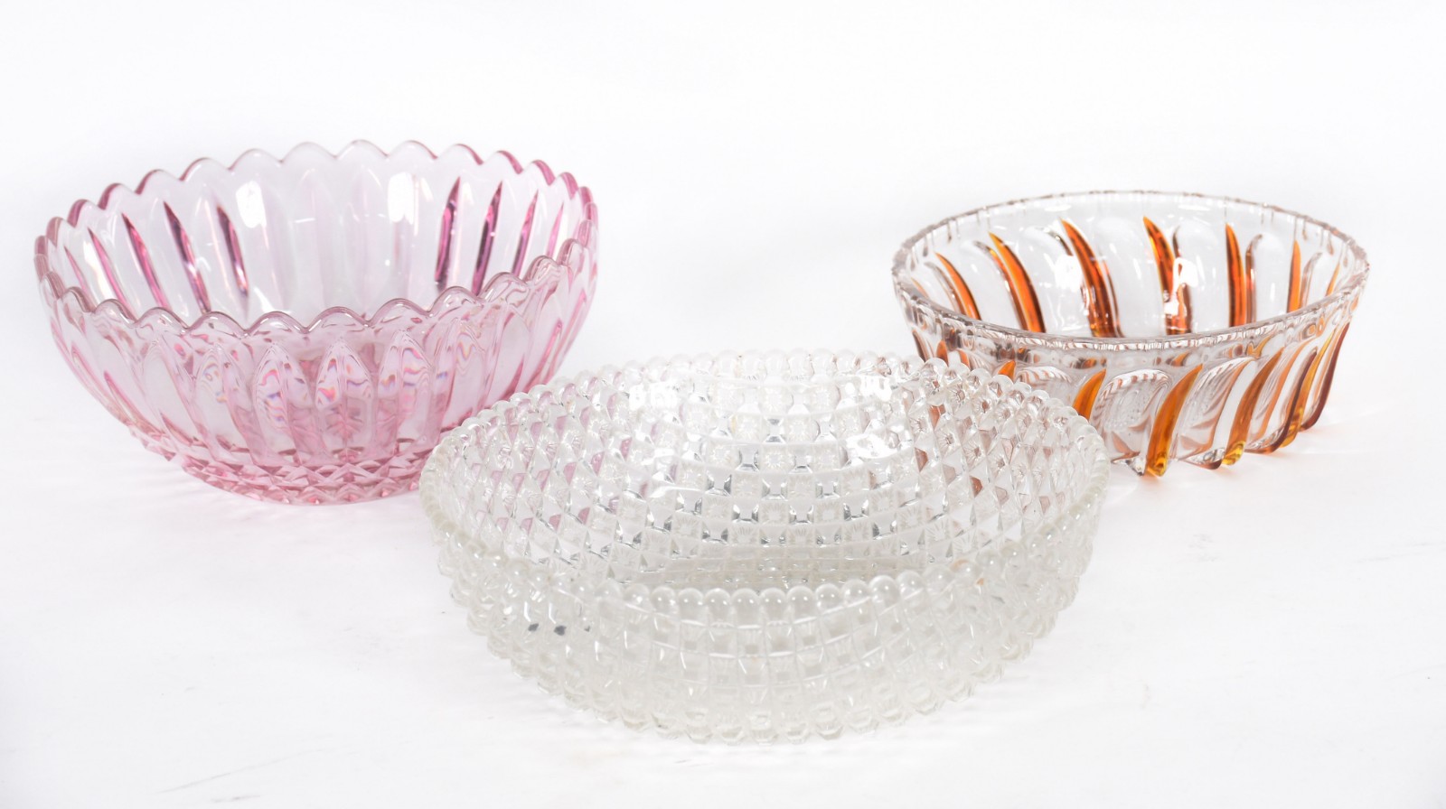 Três bowls de vidro diversos double sendo, um ambar, um rosa e um... - foto 2 de 5