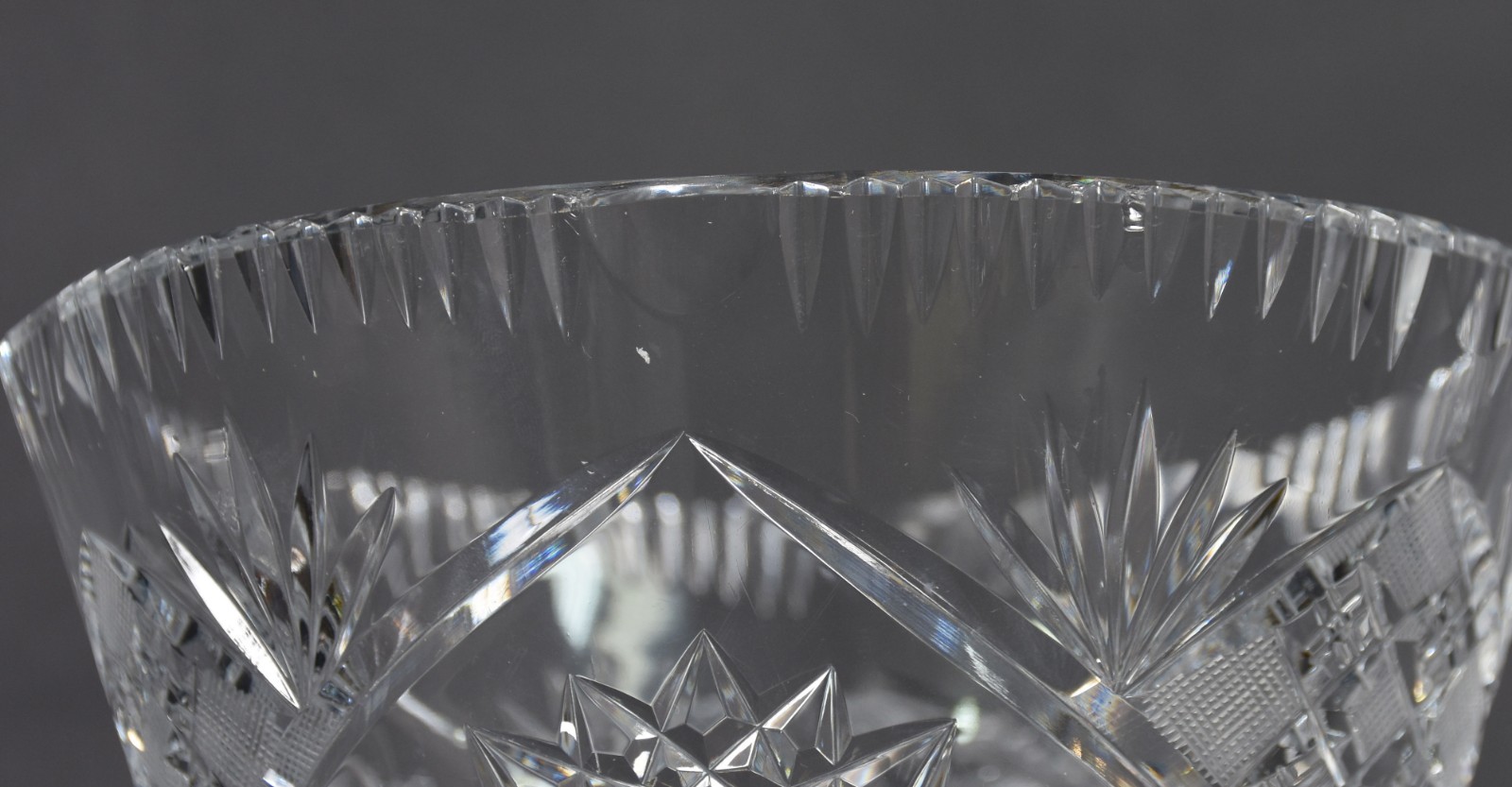 Vaso de cristal tcheco lapidado. - foto 3 de 4