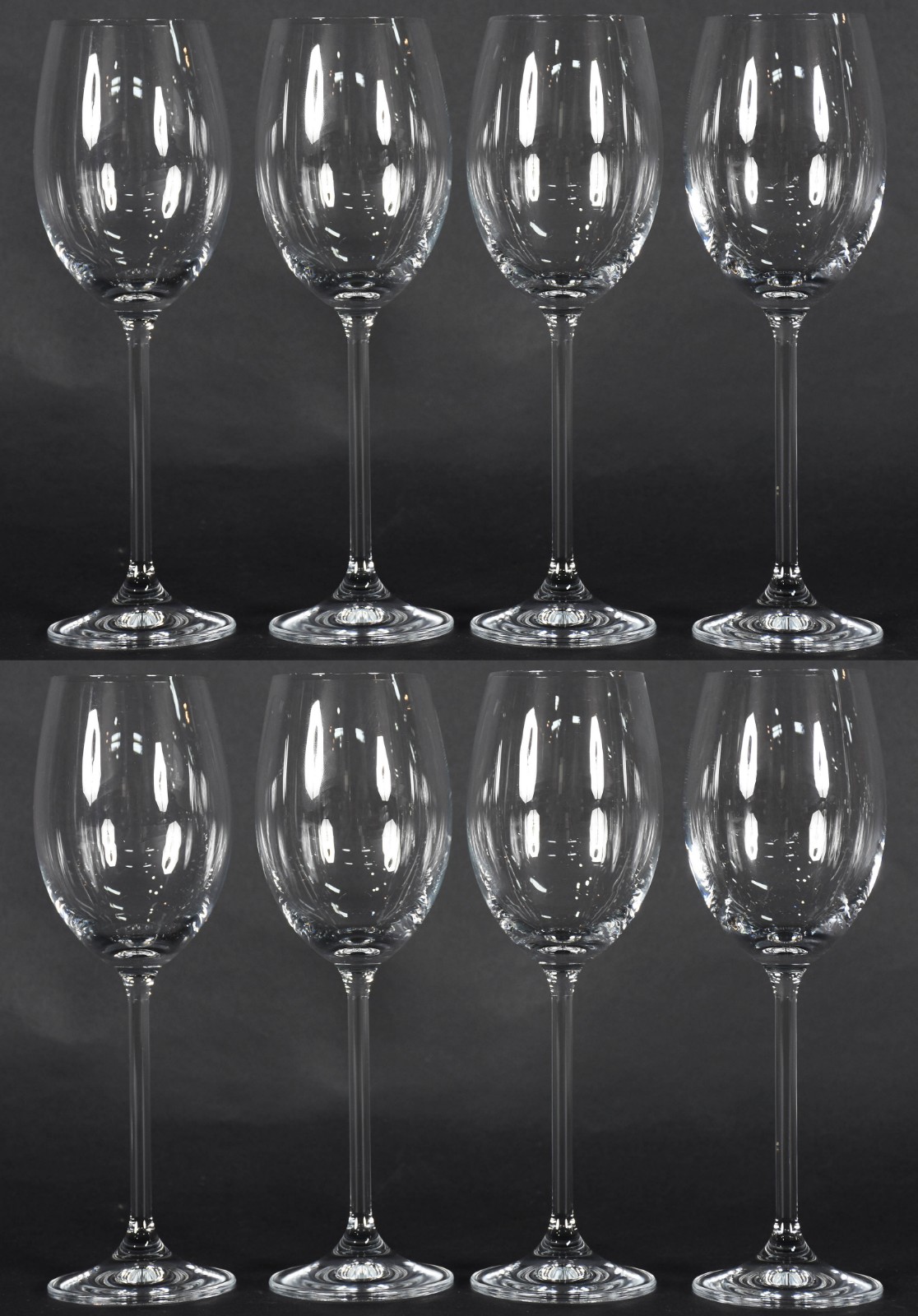 Vinte e quatro taças para vinho de cristal. - foto 1 de 2