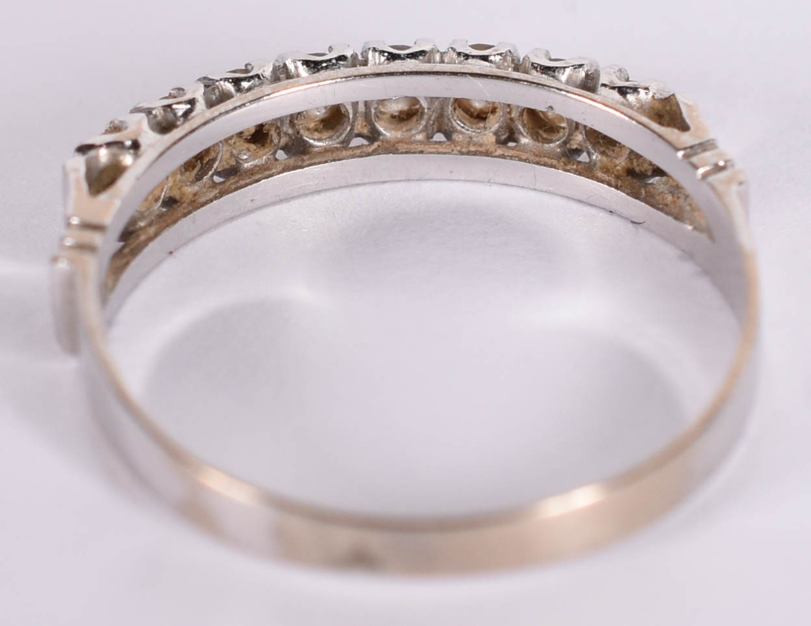 Anel de ouro branco e 8 brilhantes de 0,07 ct cada, total 0,49 cts... - foto 3 de 3