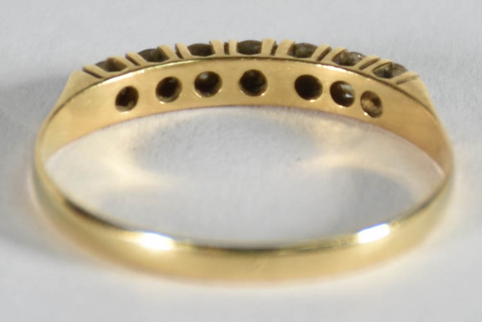 Anel de ouro amarelo 18 k com 7 brilhantes, aro 21 (Por motivos de... - foto 3 de 3