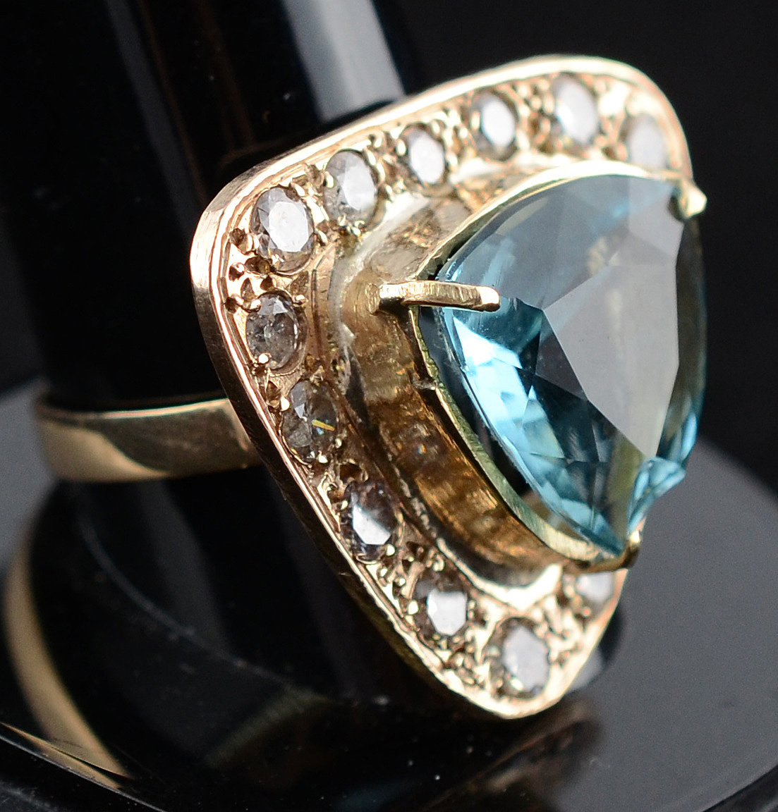 Anel de ouro 18 k com água marinha de 5 ct e 1,35 ct de brilhantes... - foto 2 de 2