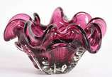 Cinzeiro de murano italiano rubi, década de 60.... - Cinzeiro de murano italiano rubi, década de 60. (com bicados na base).