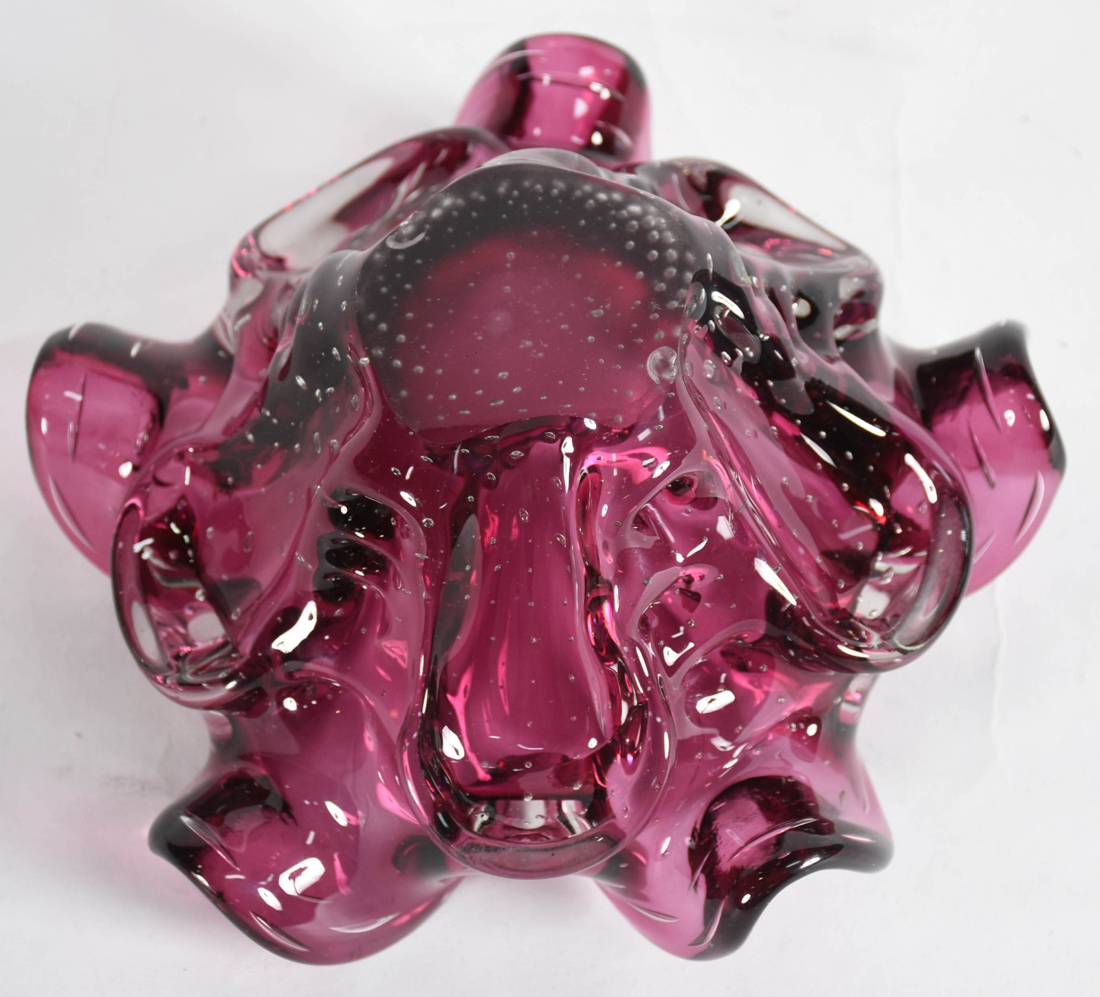 Cinzeiro de murano italiano rubi, década de 60. (com bicados na base). - foto 3 de 4