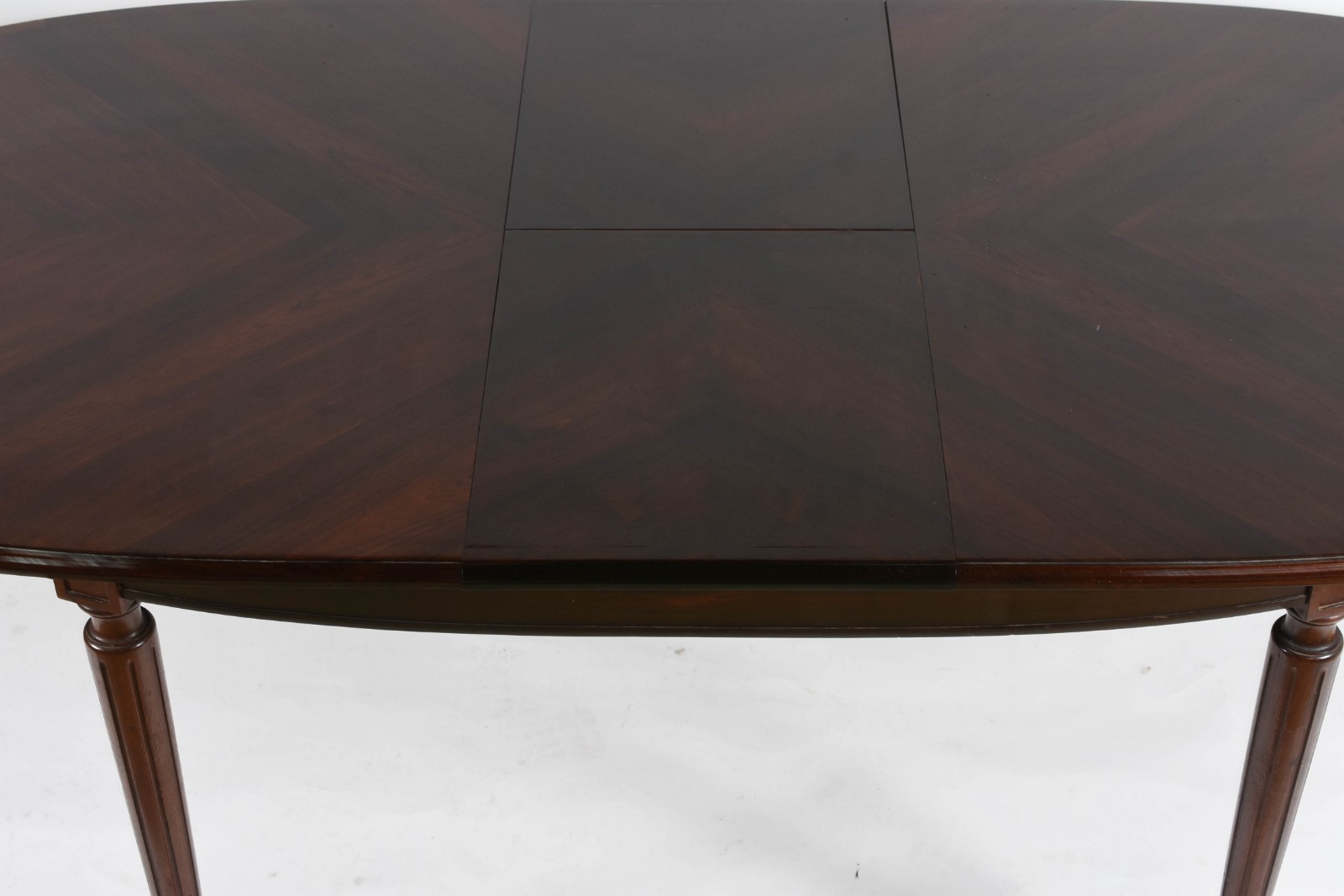 Mesa de jantar estilo inglês em jacarandá, feitio oval, acompanham 6... - foto 4 de 9