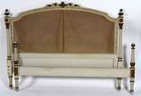 Cama de casal estilo Luis XVI de madeira nobre ... - Cama de casal estilo Luis XVI de madeira nobre patinada com cabeceira de palhinha, estrado original (completa). Medida da cabeceira altura: 109 ...