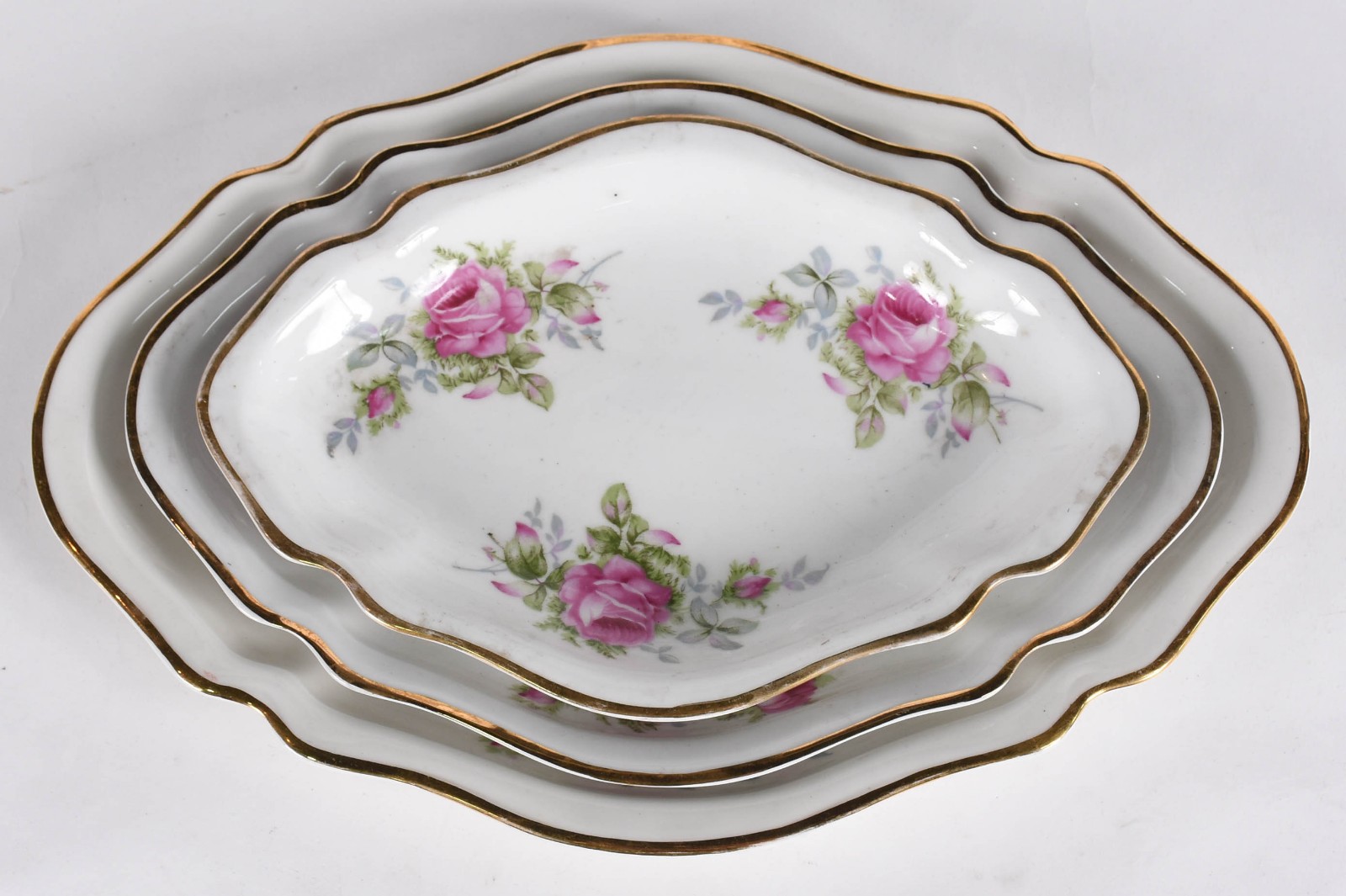 Aparelho de jantar de porcelana MAUÁ, decoração floral, composto por... - foto 4 de 5
