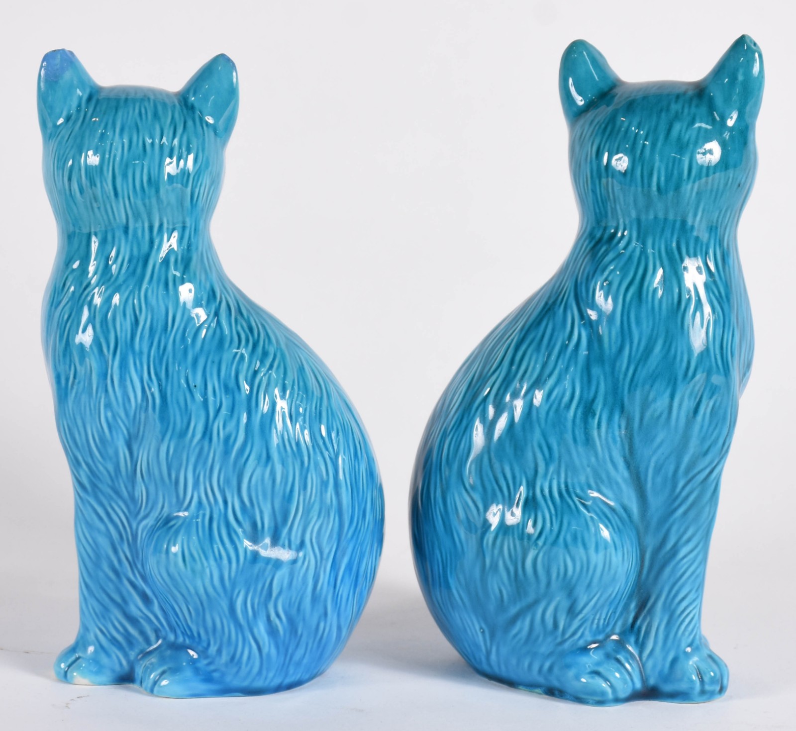 Par de gatos de porcelana azul turquesa (com restauro). - foto 2 de 4