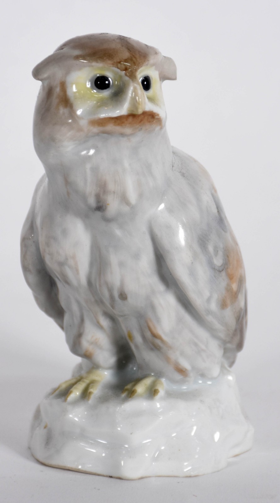 Estatueta de porcelana policromada ENS, representando coruja. Marcada... - foto 1 de 4