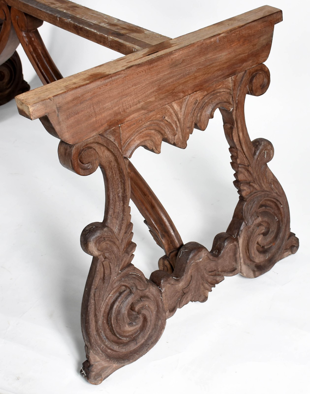 Mesa de jantar de madeira nobre estilo colonial brasileiro, pernas... - foto 7 de 8