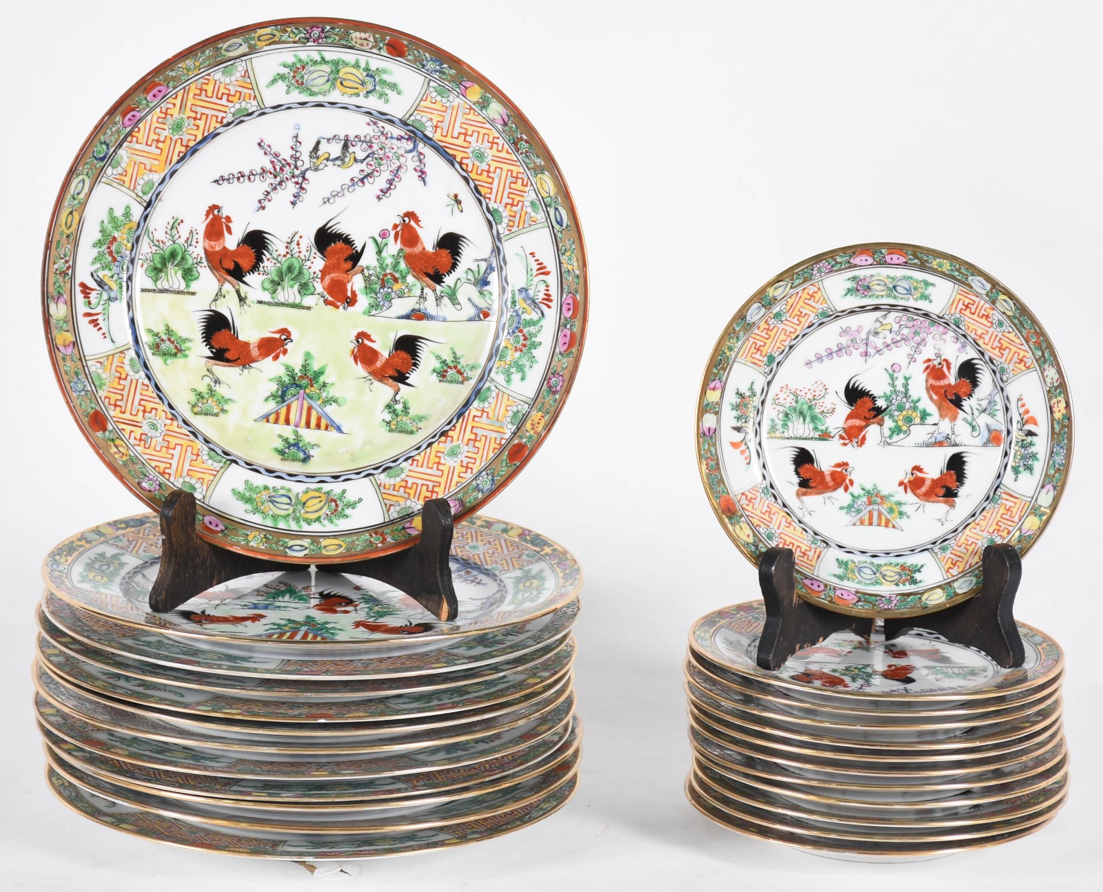 Aparelho de jantar de porcelana chinesa decorada com figuras de galos... - foto 1 de 4