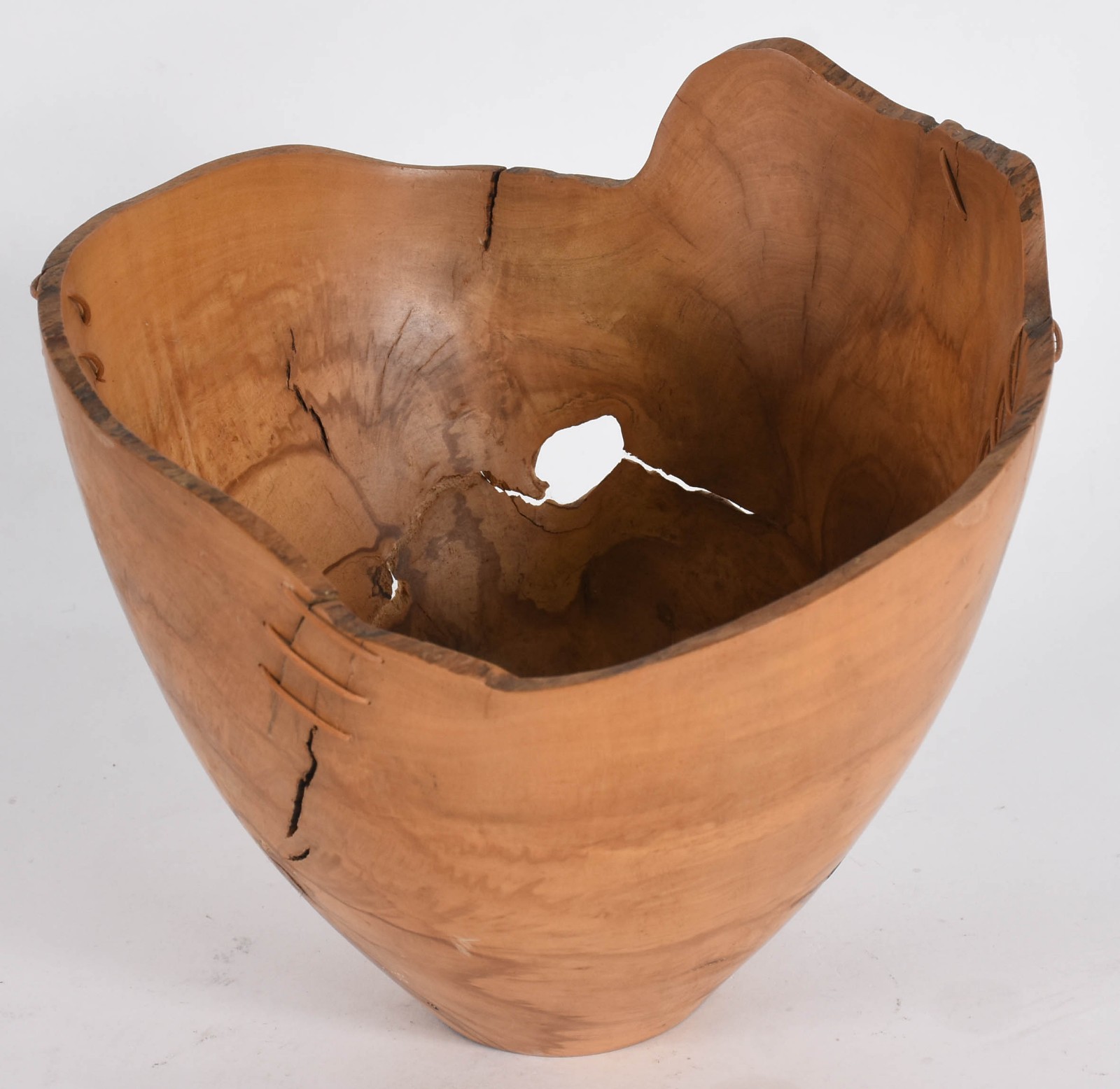 Bowl/cachepot de madeira, assinado. - foto 1 de 5