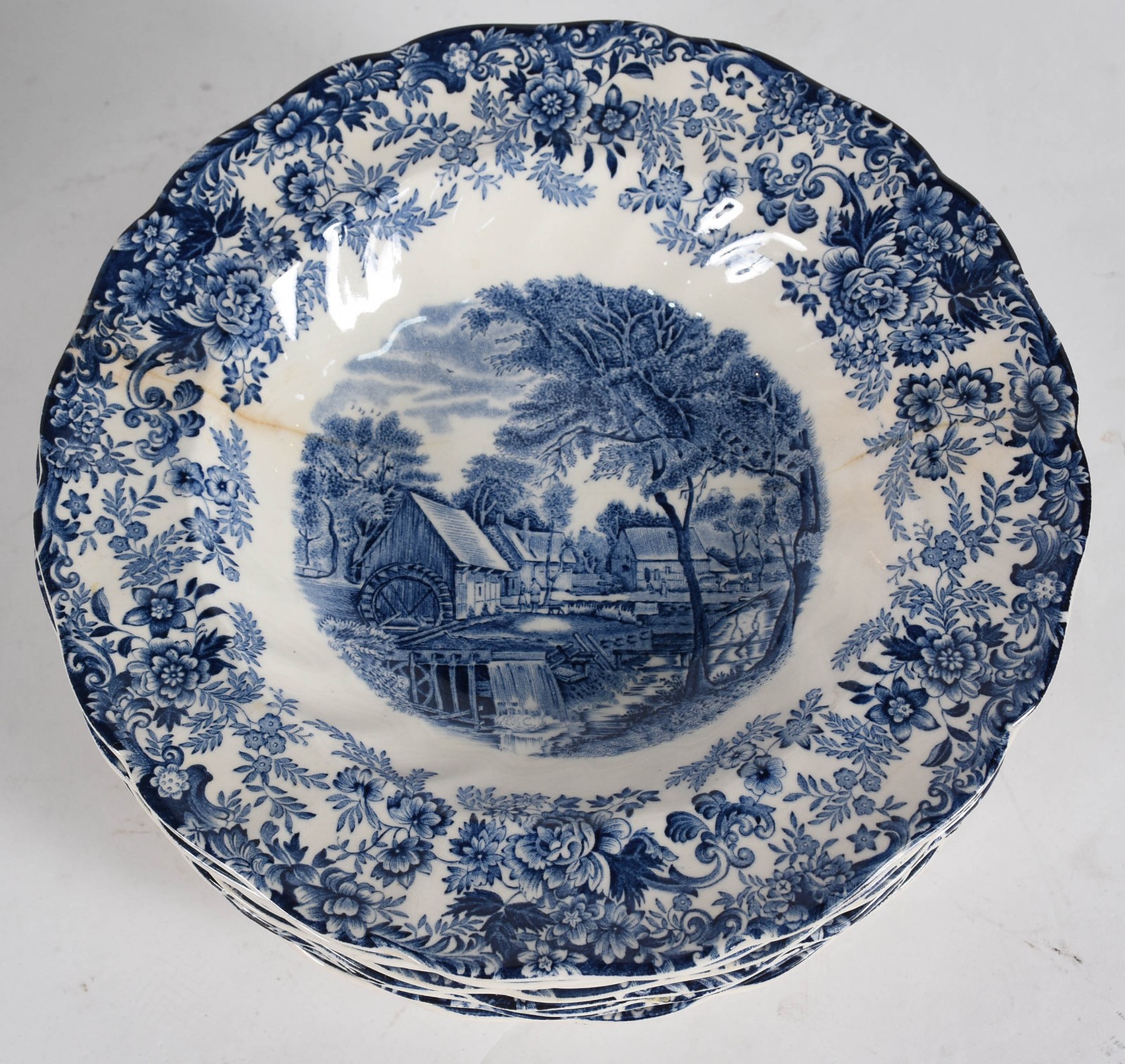 Aparelho de jantar de faiança inglesa azul e branca, composto de 12... - foto 3 de 7