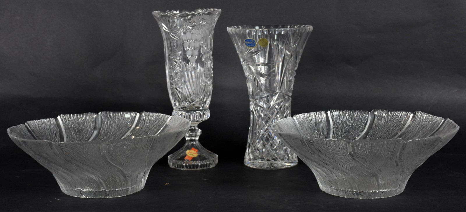 Dois vaso de cristal sendo, um da Boemia e um alemão e par de... - foto 2 de 6