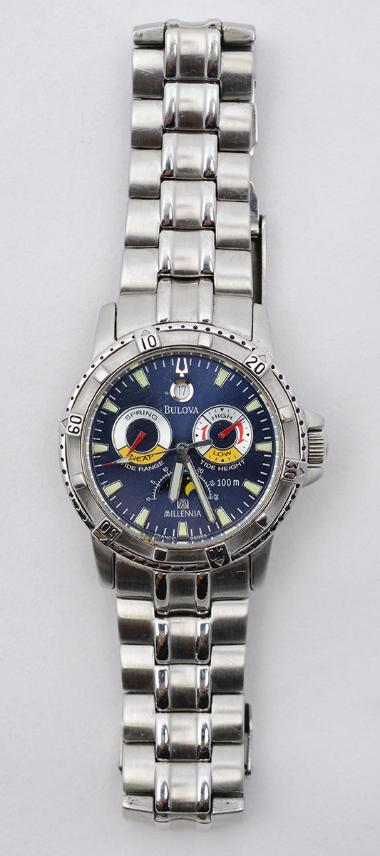 BULOVA - Relógio de mergulho, 110 m com calendário. - foto 2 de 3